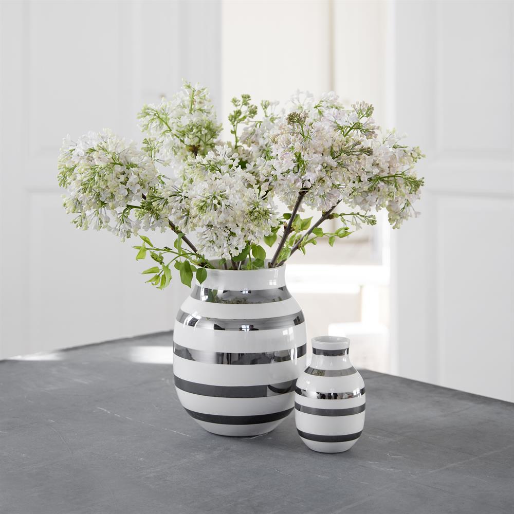 シルバー 花瓶 - デザインをお買い物 → NordicNest.jp