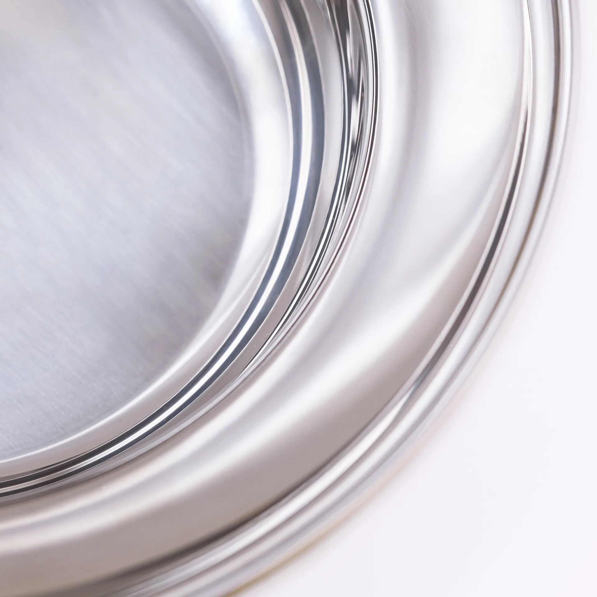 Kay Bojesen スチール製プレート Ø16.3 cm, Polished steel Kay Bojesen