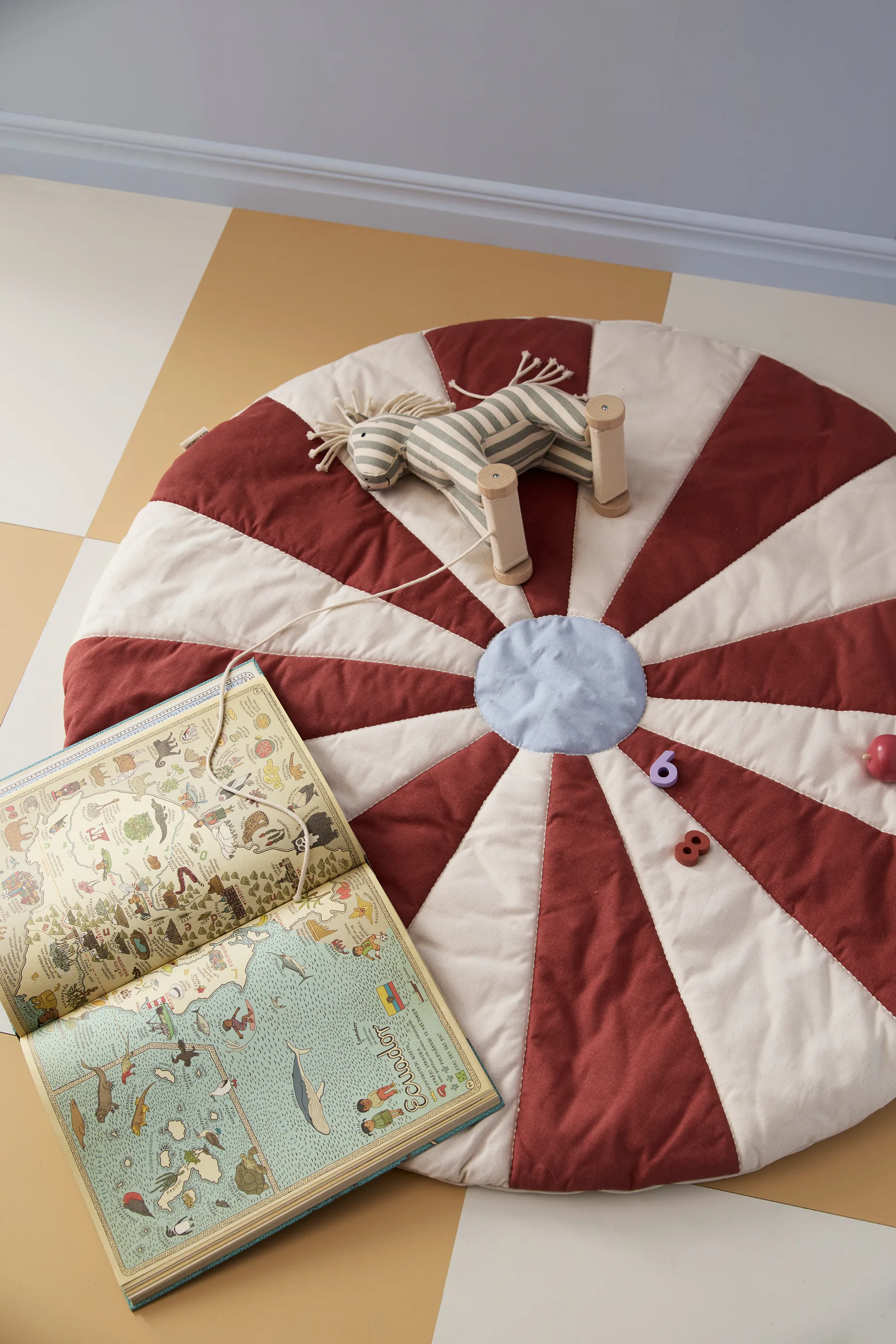 Circus プレイマット, Red, Ø112x2 cm Kid's Concept