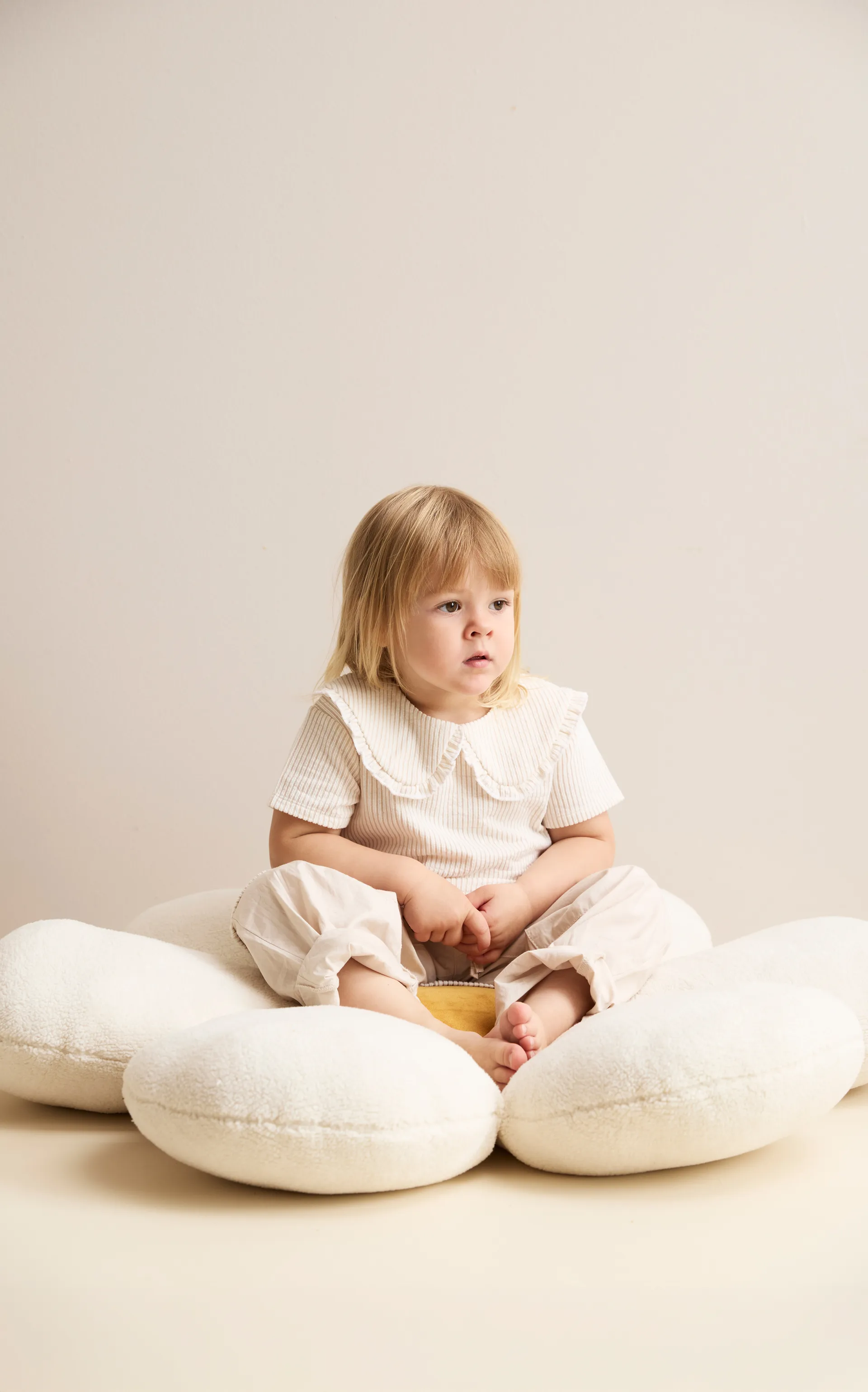 Flower フロアクッション, Natural white, Ø100x15 cm Kid's Concept