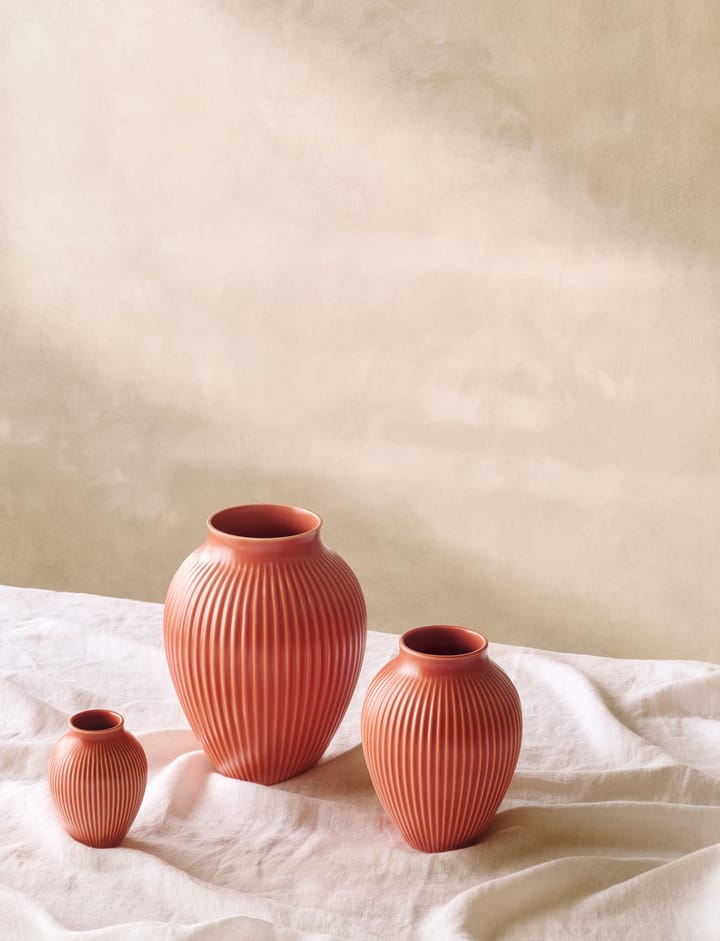Knabstrup 花瓶 リブ 12.5 cm, Coral Knabstrup Keramik