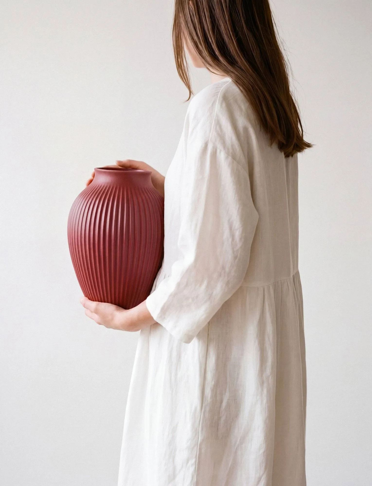 Knabstrup リブベース 20 cm, Soft cherry red Knabstrup Keramik