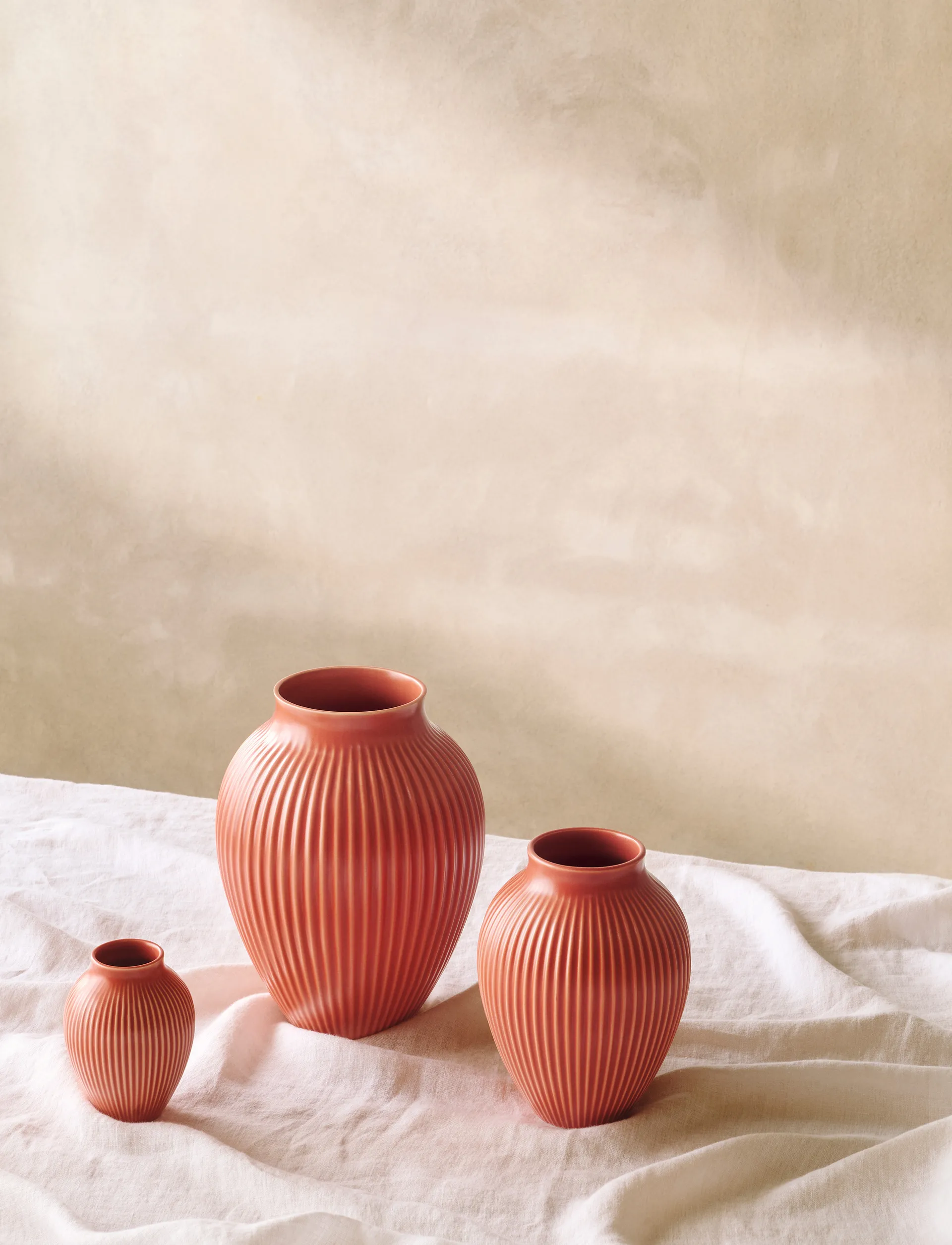 Knabstrup 花瓶 リブ 27 cm, Coral Knabstrup Keramik
