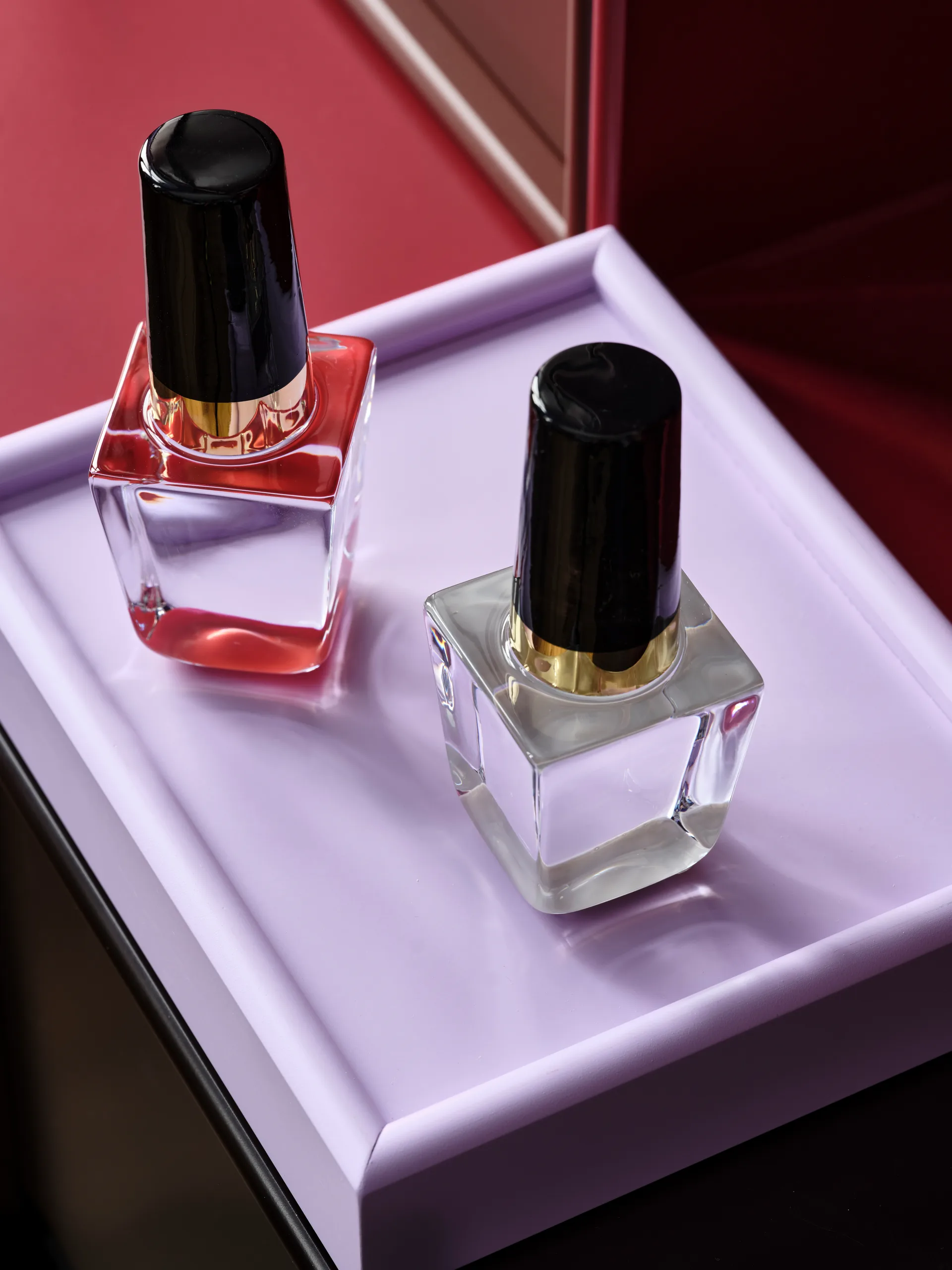 Make Up マニキュア型フィギュア 12.4 cm, Poppy red Kosta Boda | コスタボダ