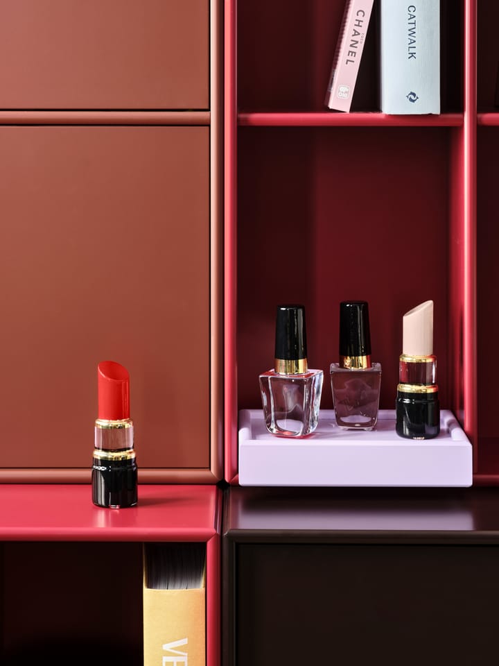 Make Up マニキュア型フィギュア 12.4 cm, Poppy red Kosta Boda | コスタボダ