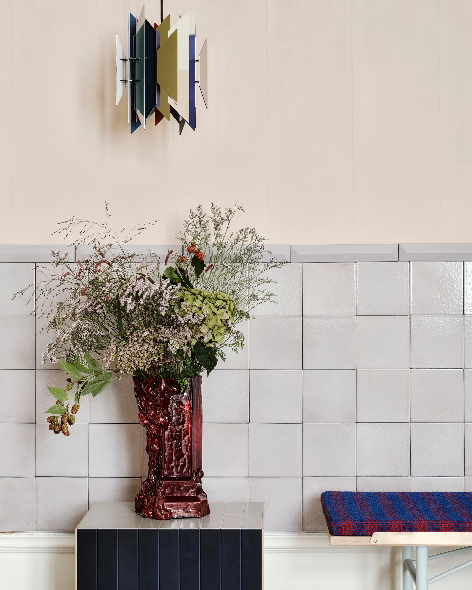 Rocky Baroque 花瓶 35 cm, Oxblood Kosta Boda | コスタボダ