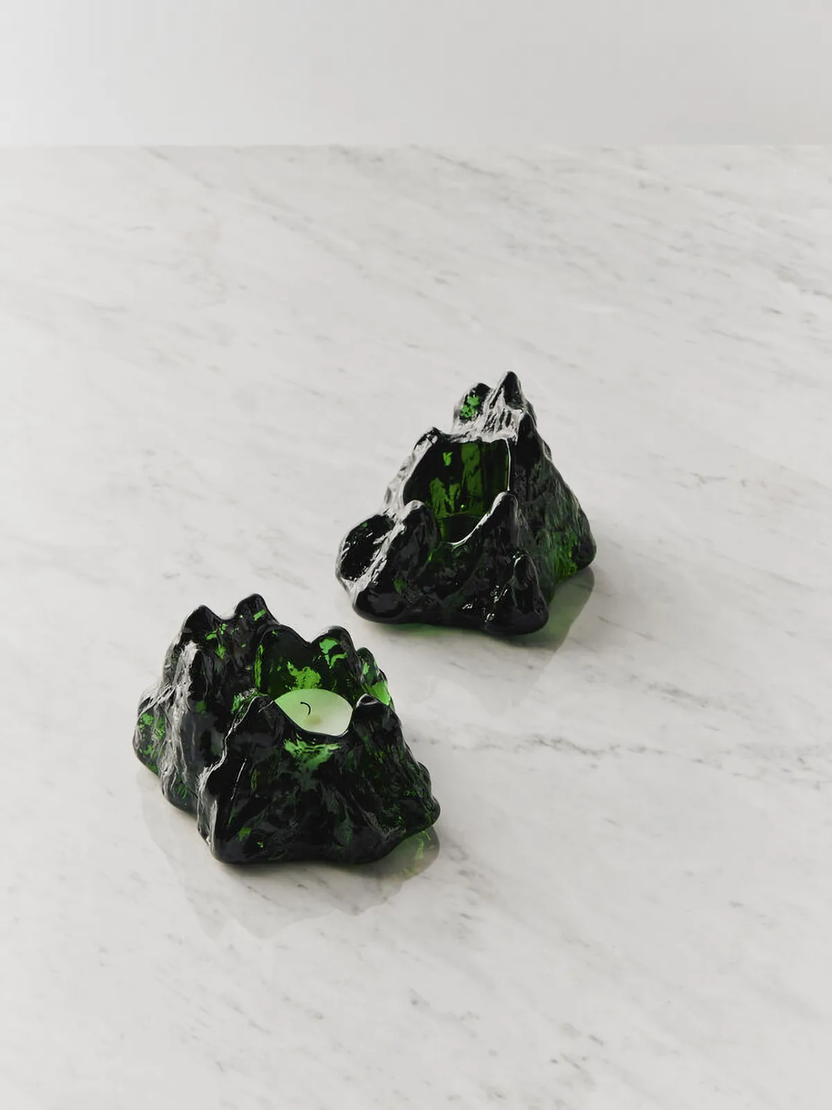 The Rock ボーティブ 91 mm, Emerald green Kosta Boda | コスタボダ