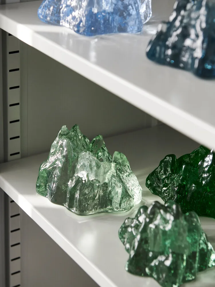 The Rock ボーティブ 91 mm, Iron oxide Kosta Boda | コスタボダ