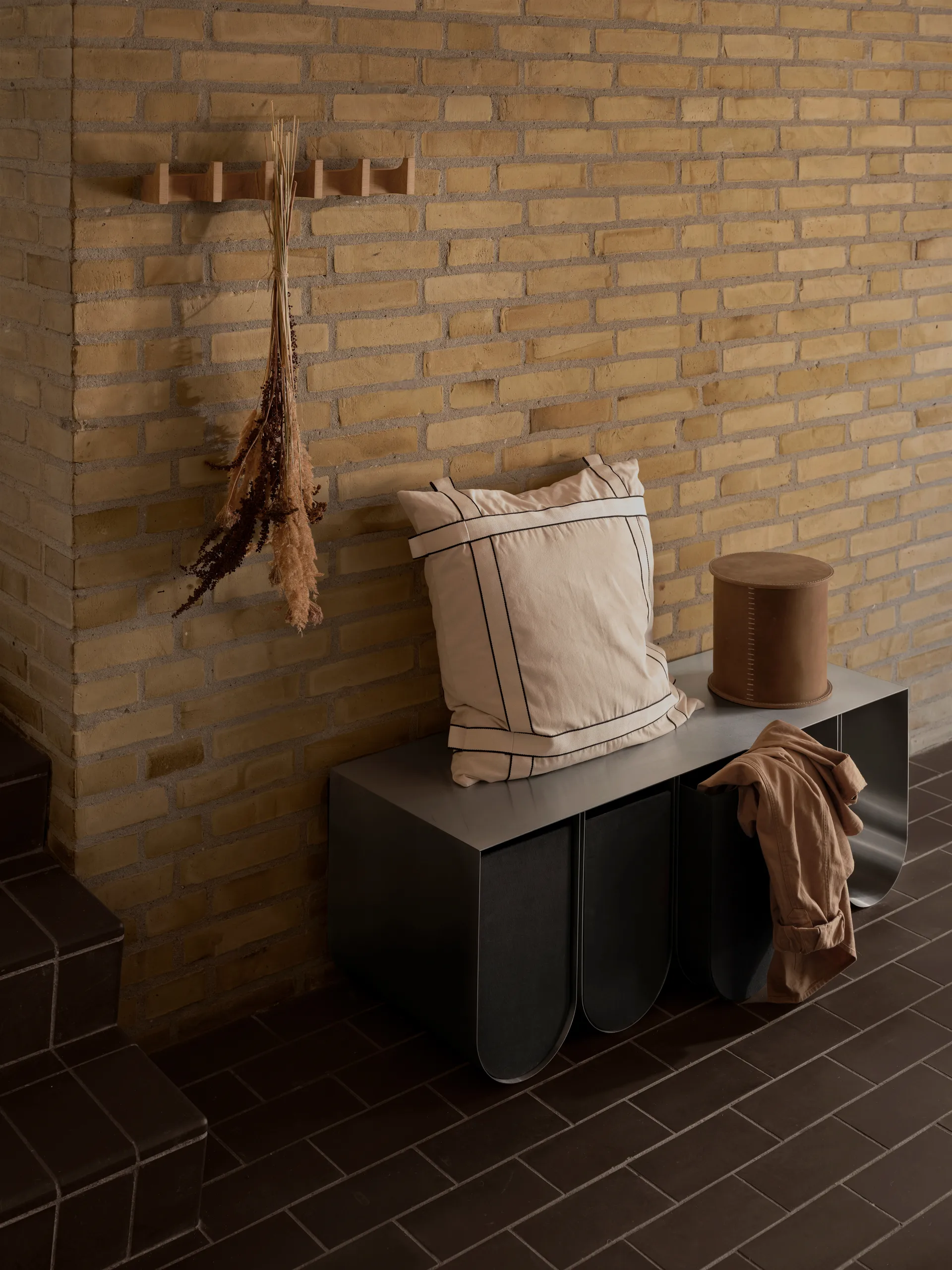 Column コートラック 49 cm, Light-oiled oak Kristina Dam Studio