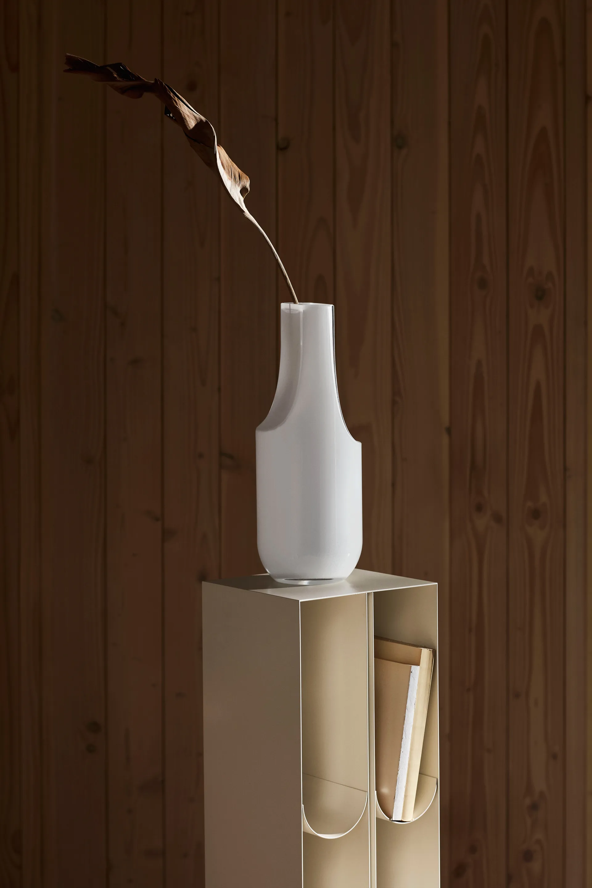 Curved ペデスタル, Beige Kristina Dam Studio