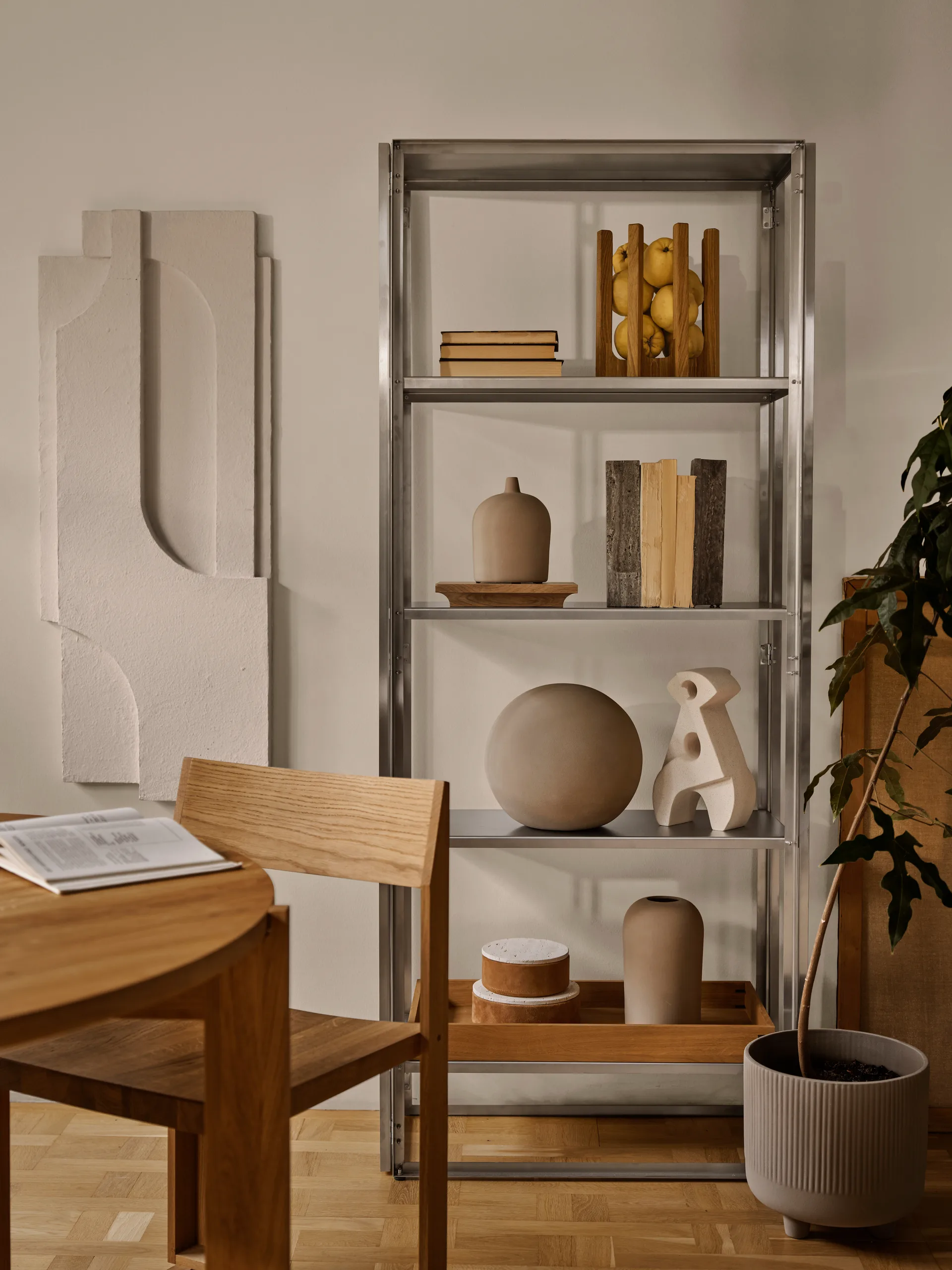 Serif Relief ウォールデコレーション L, Off white Kristina Dam Studio