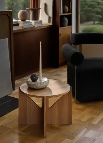 Simple コーヒーテーブル Ø52 cm - Warm lacquered oak - Kristina Dam Studio