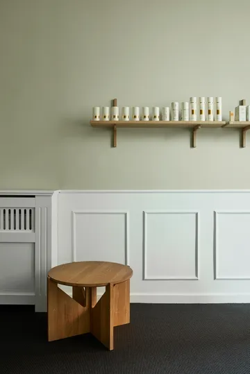 Simple コーヒーテーブル Ø52 cm - Warm lacquered oak - Kristina Dam Studio