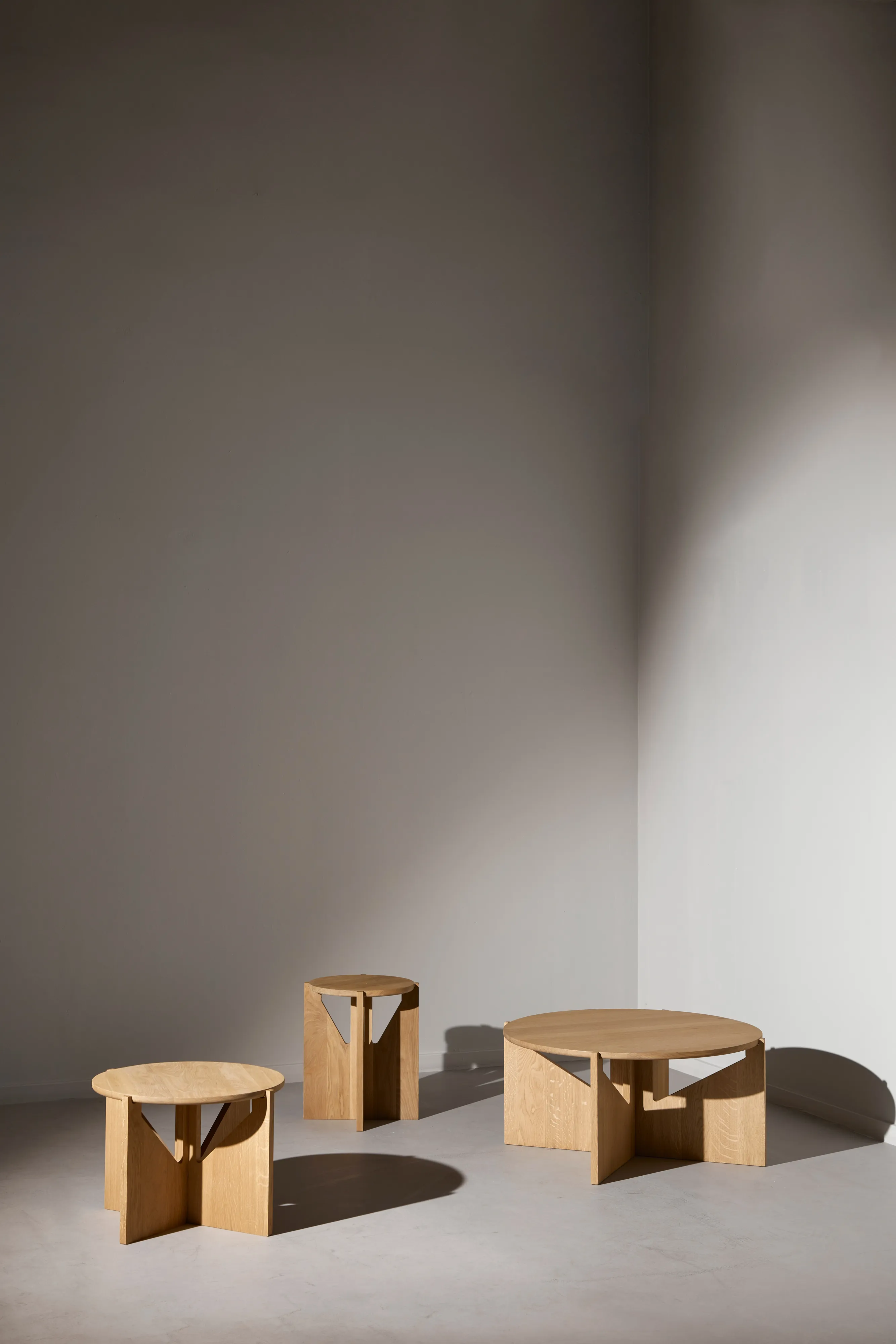 Kristina Dam Studio からのSimple XL コーヒーテーブル Ø78 cm