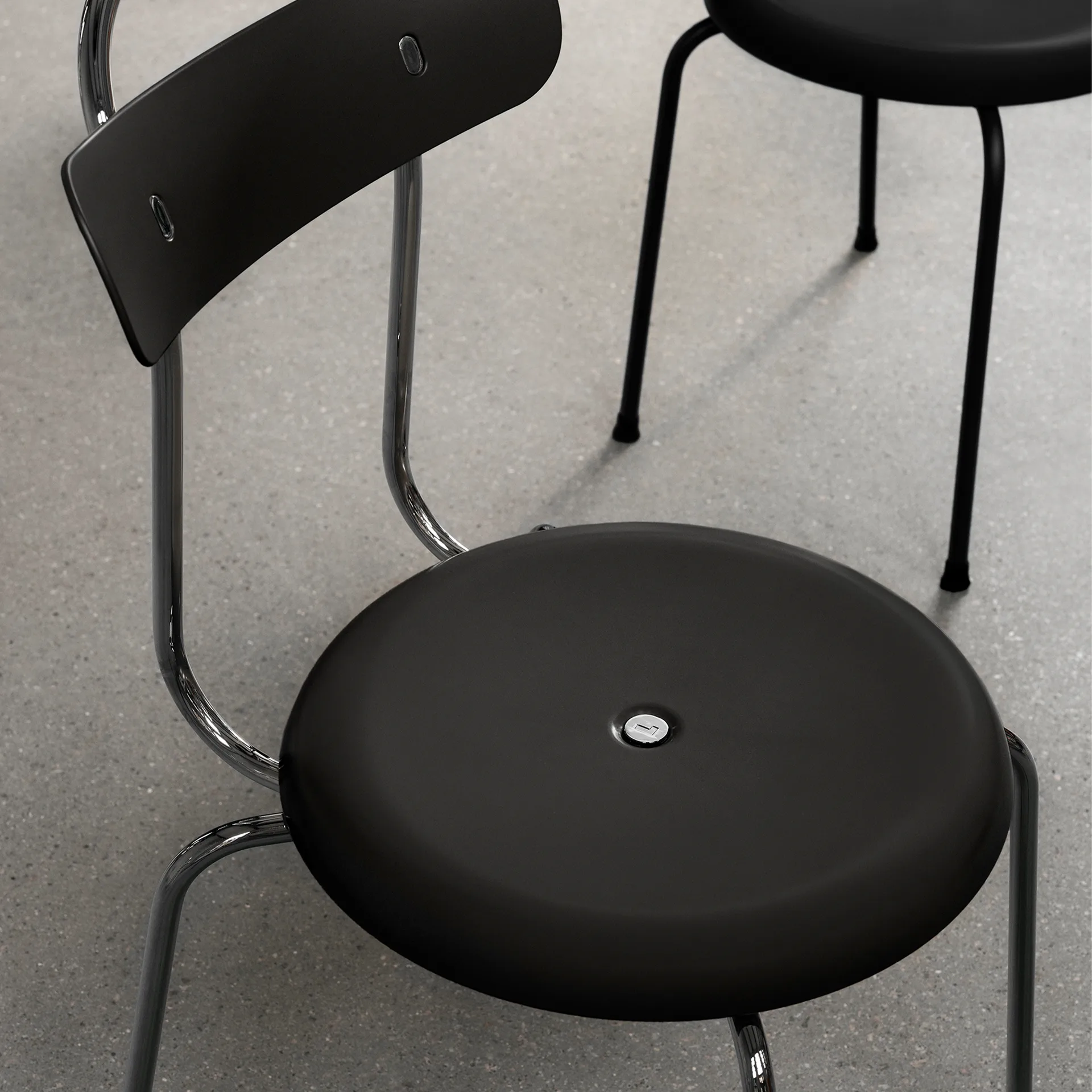 Stool Plus チェア, Black-chromed frame Lammhults | ラムホルツ