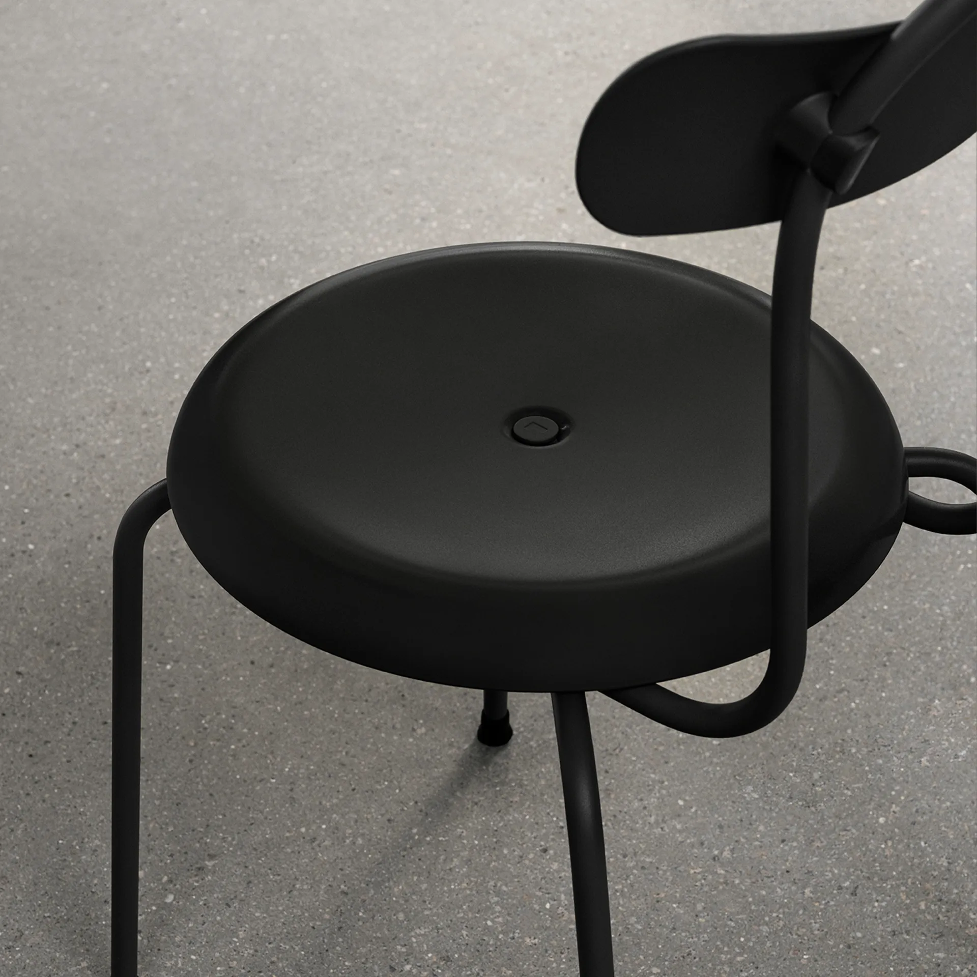 Stool Plus チェア, Black Lammhults | ラムホルツ