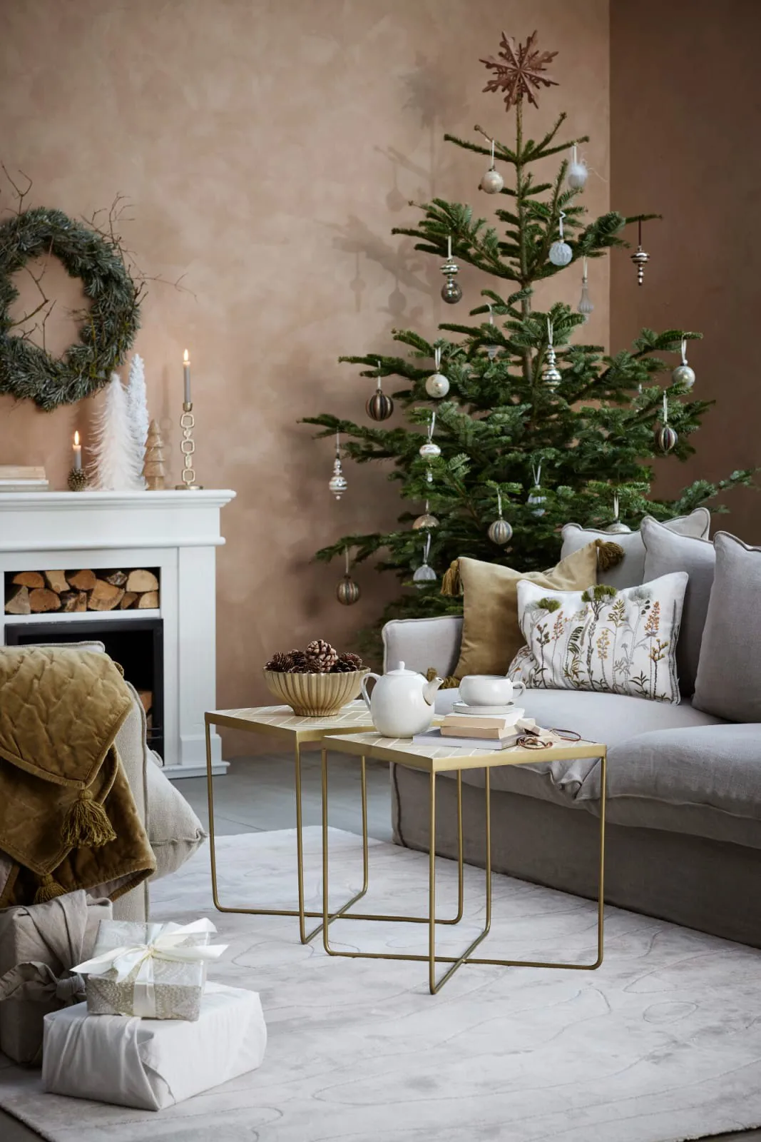 Noelle クリスマスオーナメント Ø8 cm, ブラック-ゴールド Lene Bjerre