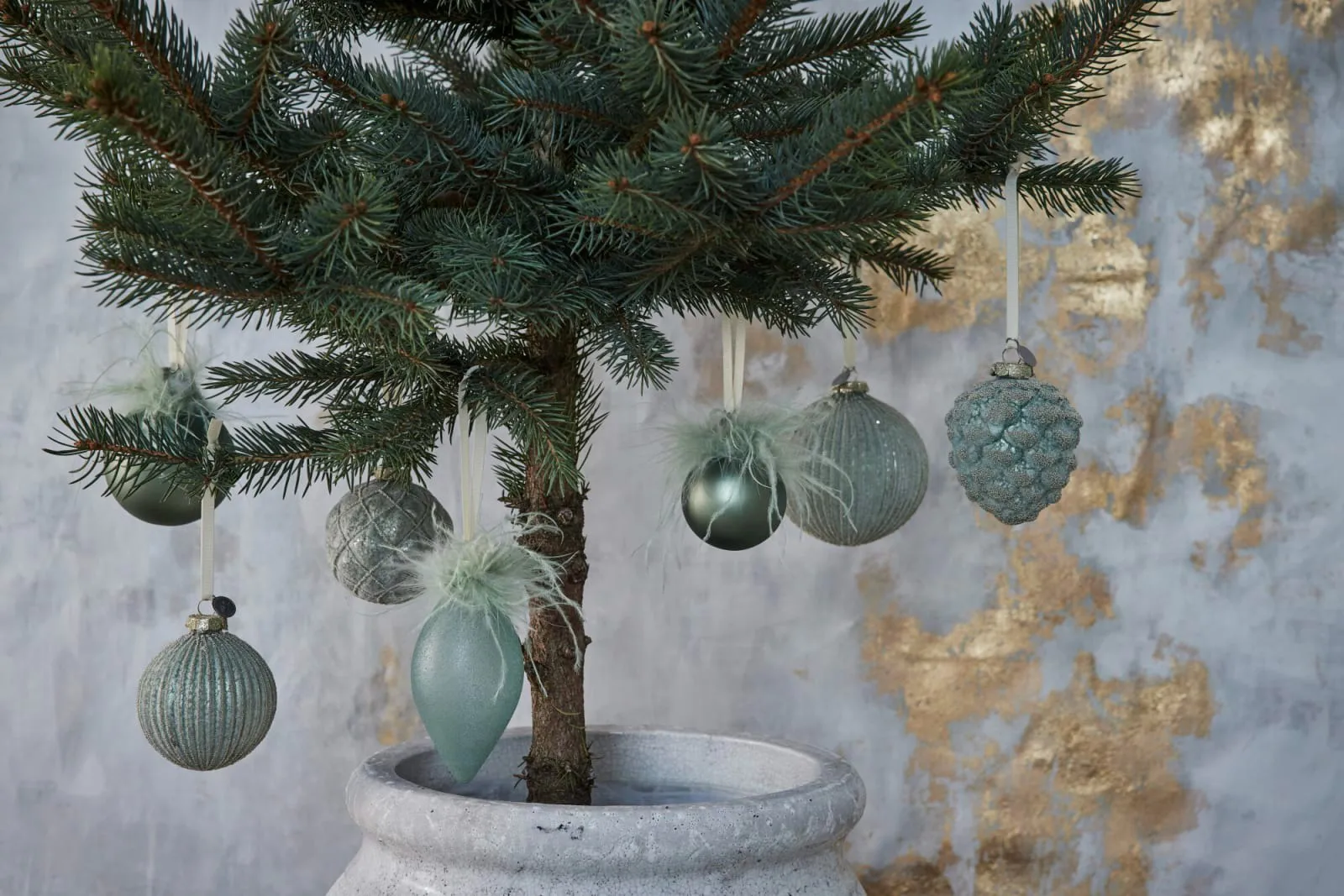 Norille クリスマスボール Ø9 cm, Dusty green mesh Lene Bjerre