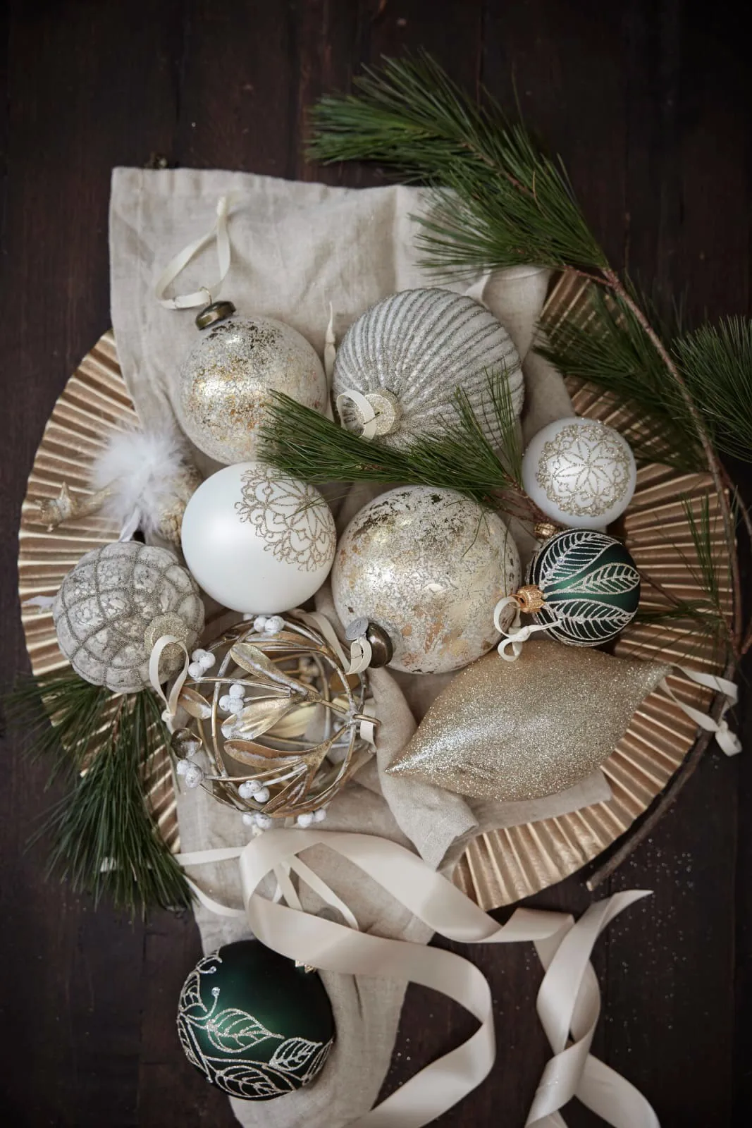 Norille クリスマスボール Ø9 cm, Dusty green mesh Lene Bjerre