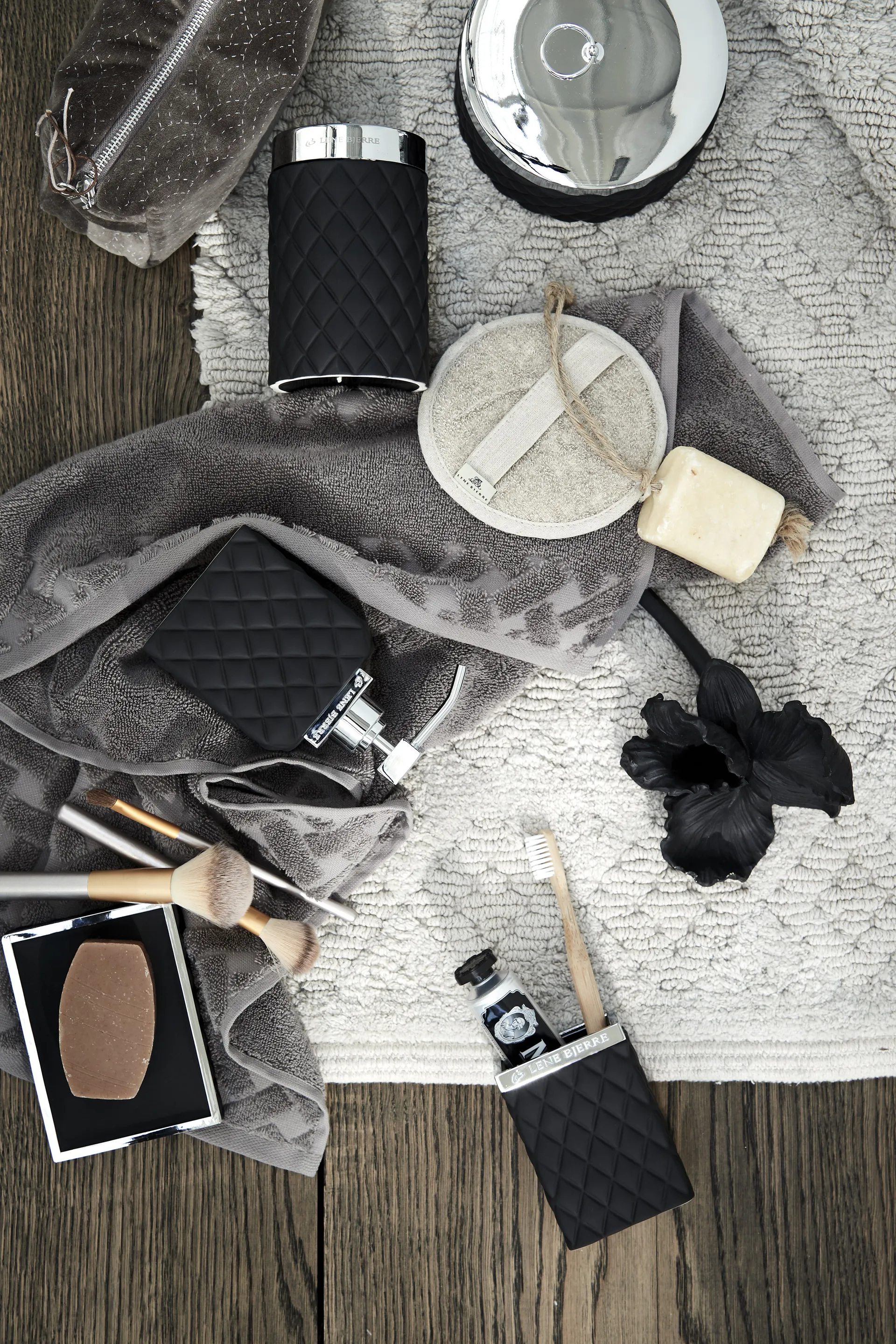 Portia ソープディスペンサー, Black-silver Lene Bjerre