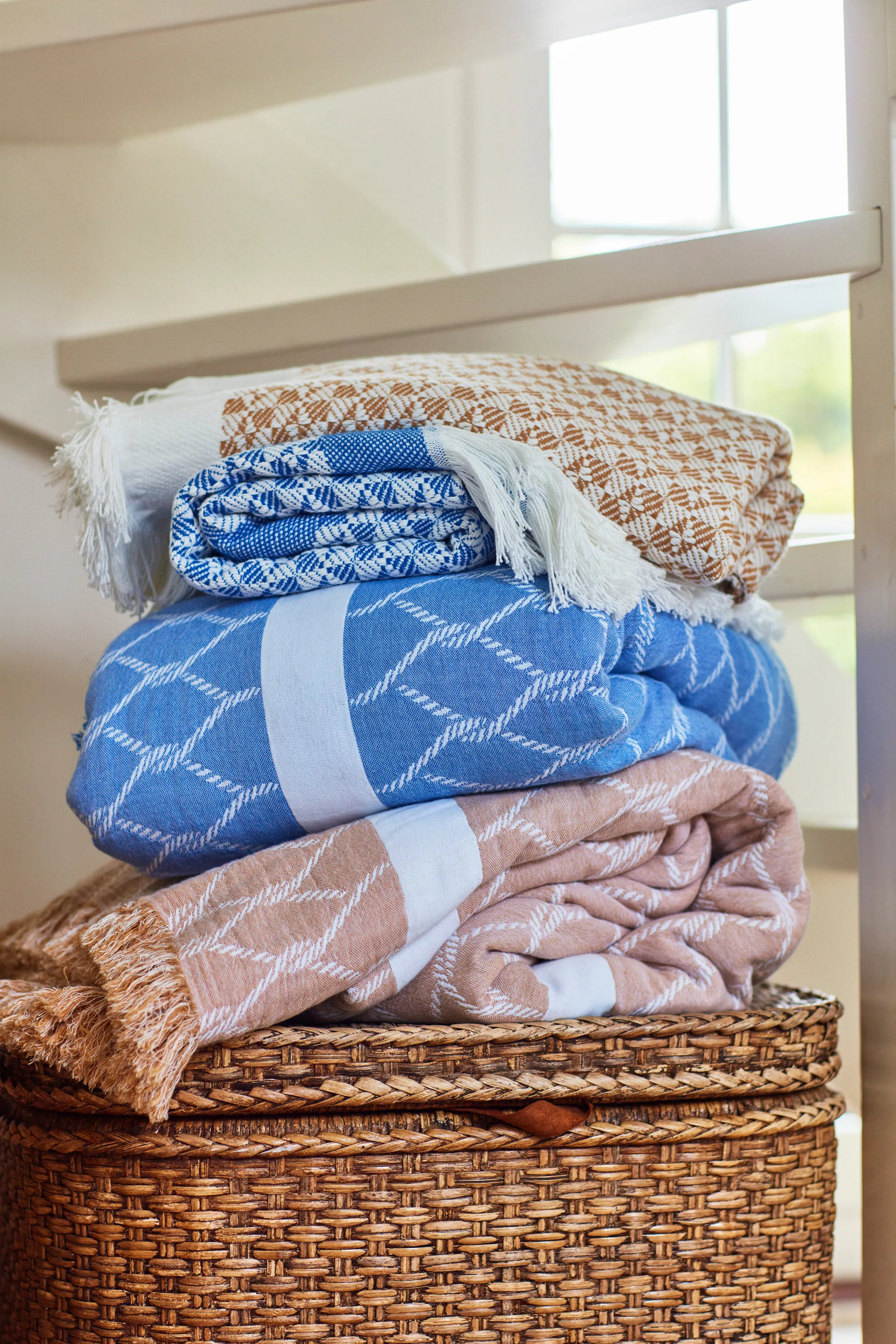 ストライプ ストラクチャー リサイクルコットンスロー 130x170 cm, Beige-white Lexington | レキシントン