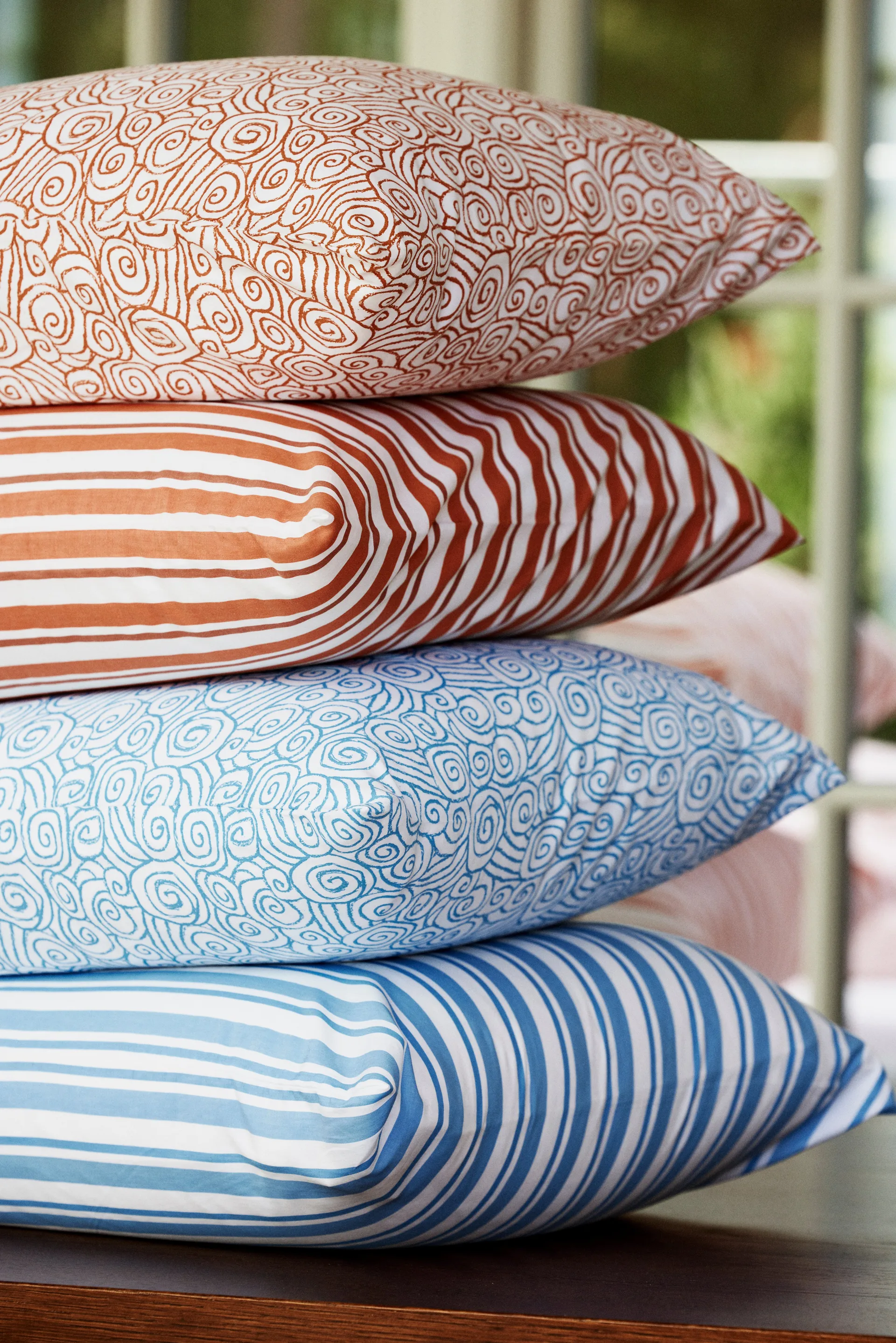 ストライプ コットンポプリン ピローケース 50x60 cm, White-Blue Lexington | レキシントン