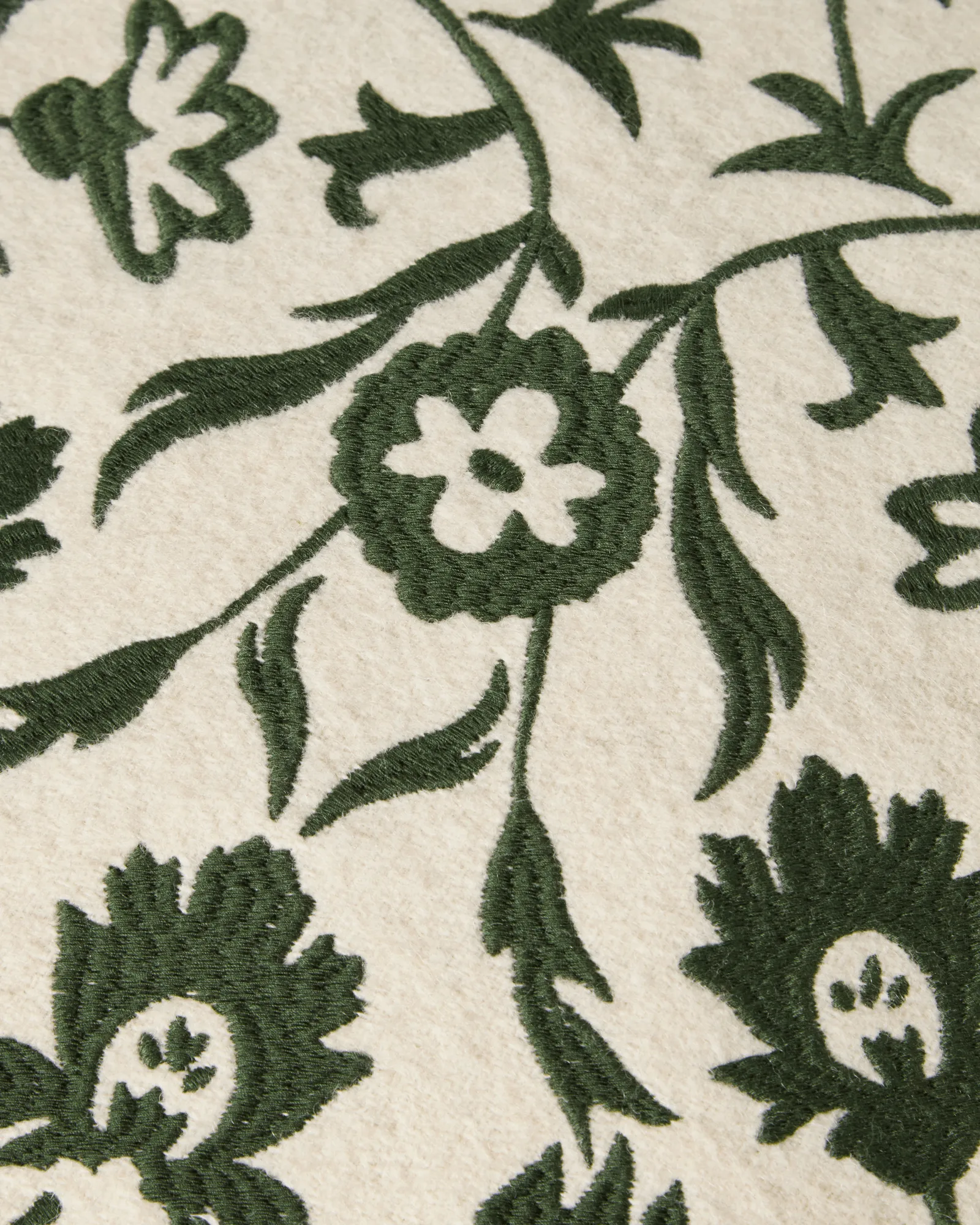 Flower Embroidered Wool Mix クッションカバー 50x50 cm, Light beige-green Lexington | レキシントン