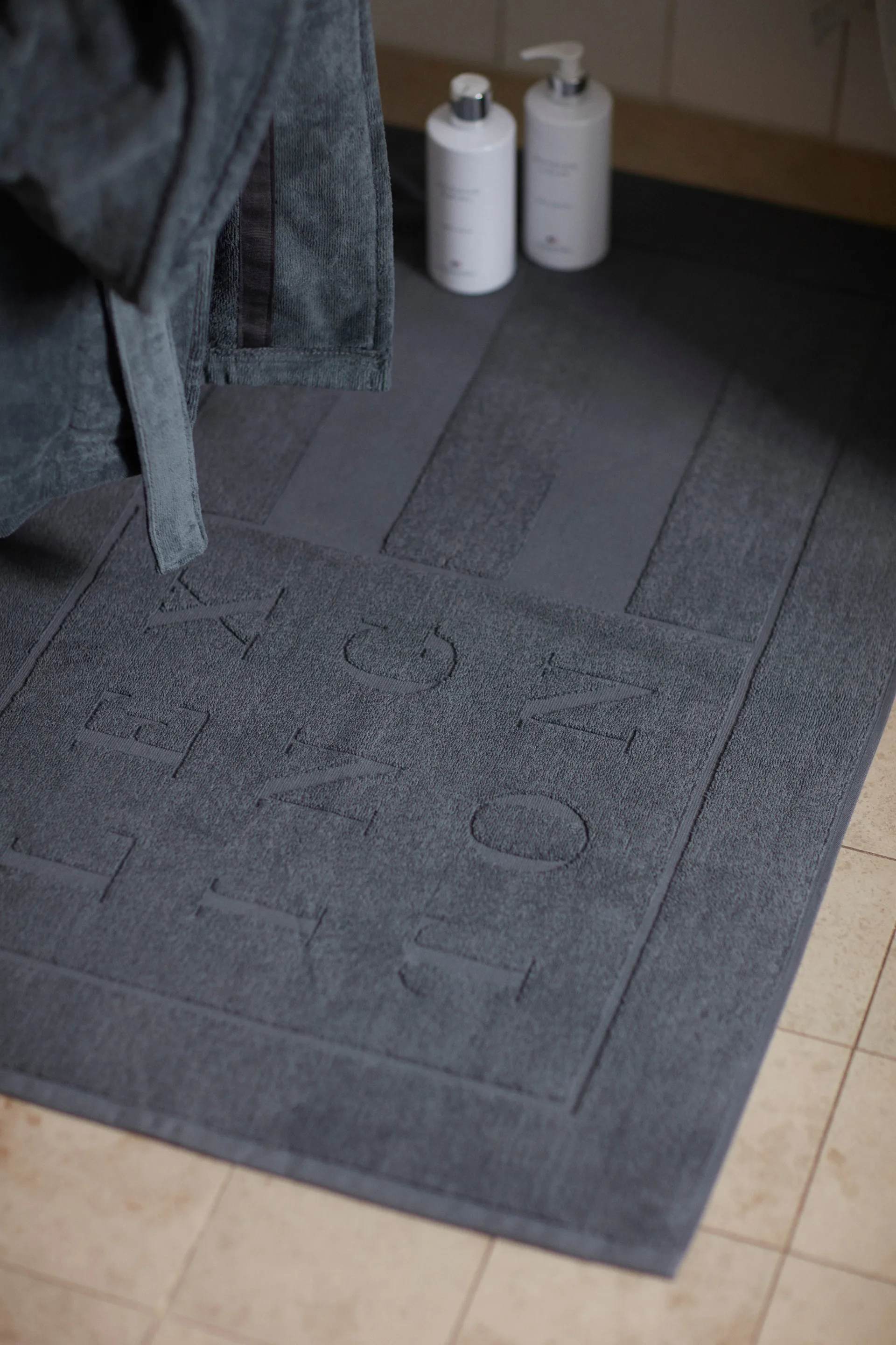 Lexington Hotel バスルームラグ 60x90 cm, Dark gray Lexington | レキシントン