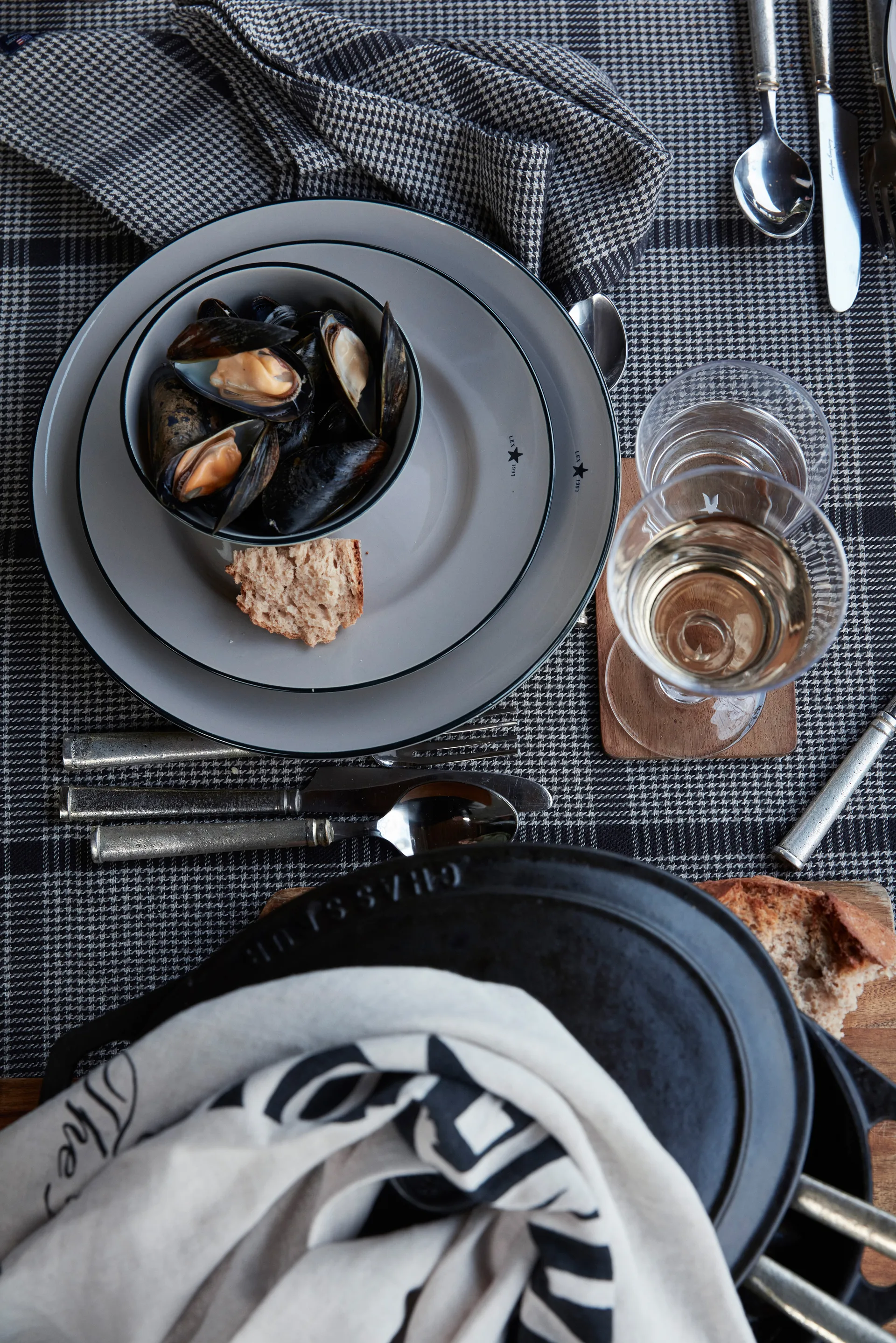 Pepita チェック コットンリネン テーブルクロス 150x250 cm, Dark Grey-beige Lexington | レキシントン