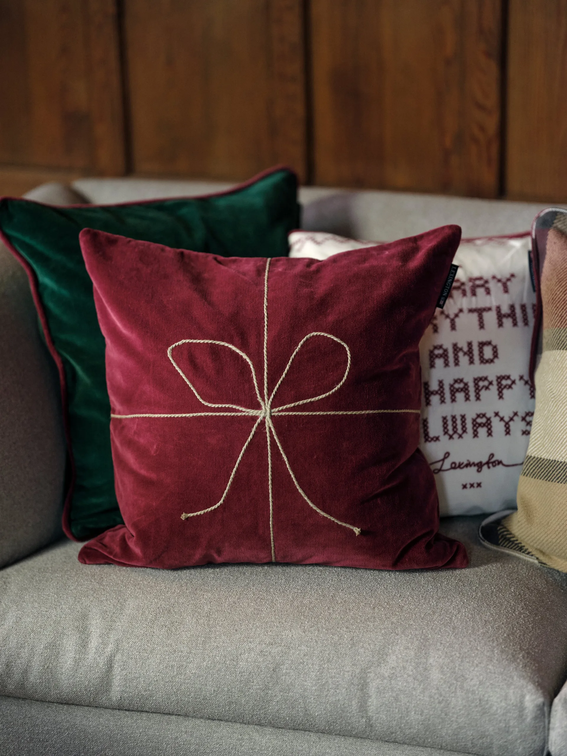 The merrier ベルベットクッションカバー 50x50 cm, Green Lexington | レキシントン