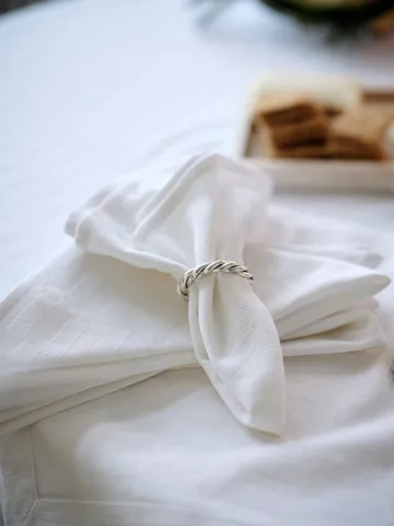 White ジャガードコットン テーブルクロス 150x250 cm - White - Lexington | レキシントン