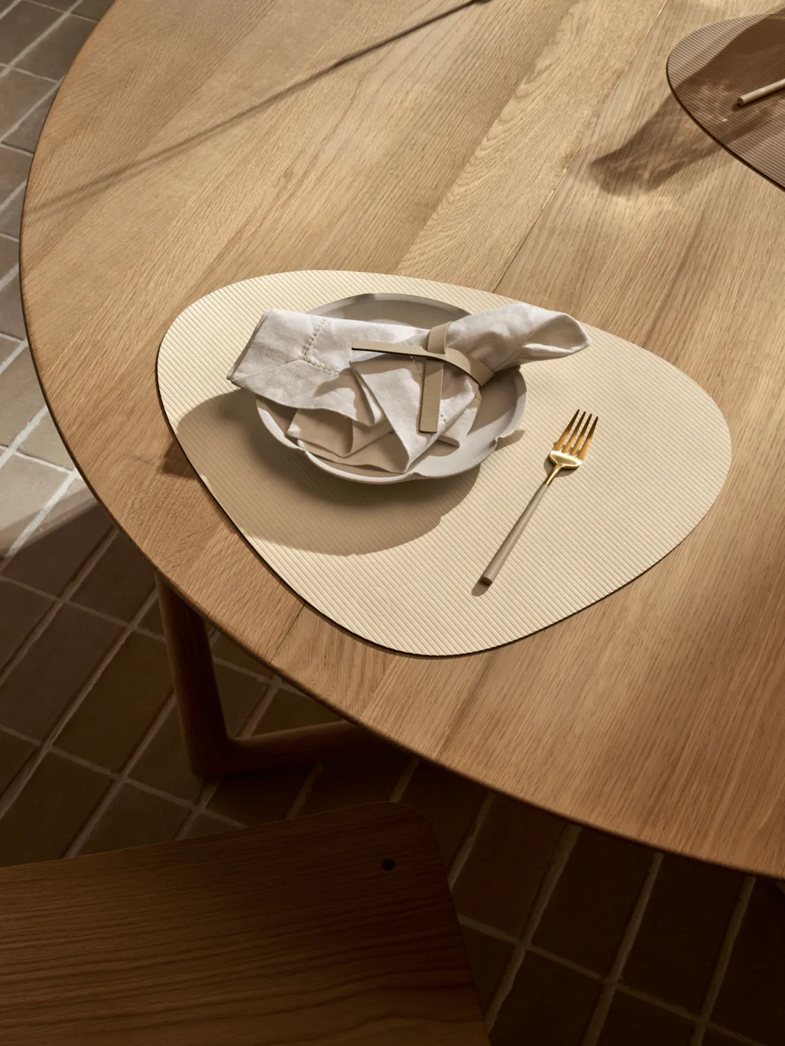 Corduroy プレースマット カーブ L, Vanilla LIND DNA | リンド ディーエヌエー