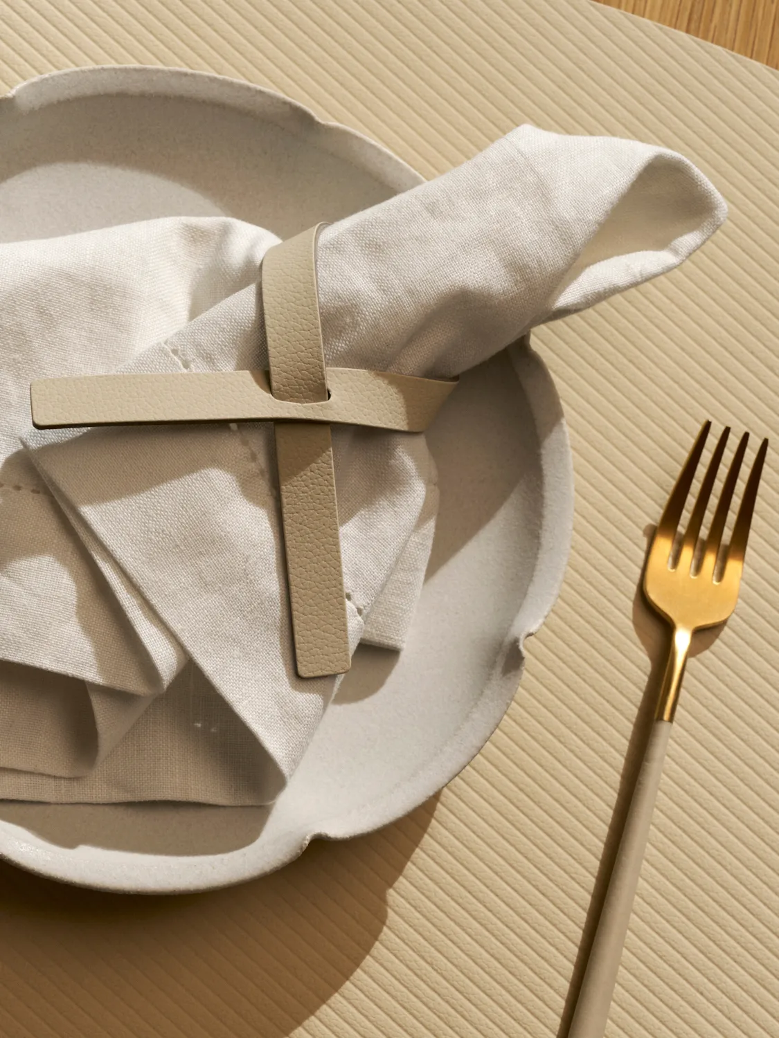 Corduroy プレースマット カーブ L, Vanilla LIND DNA | リンド ディーエヌエー