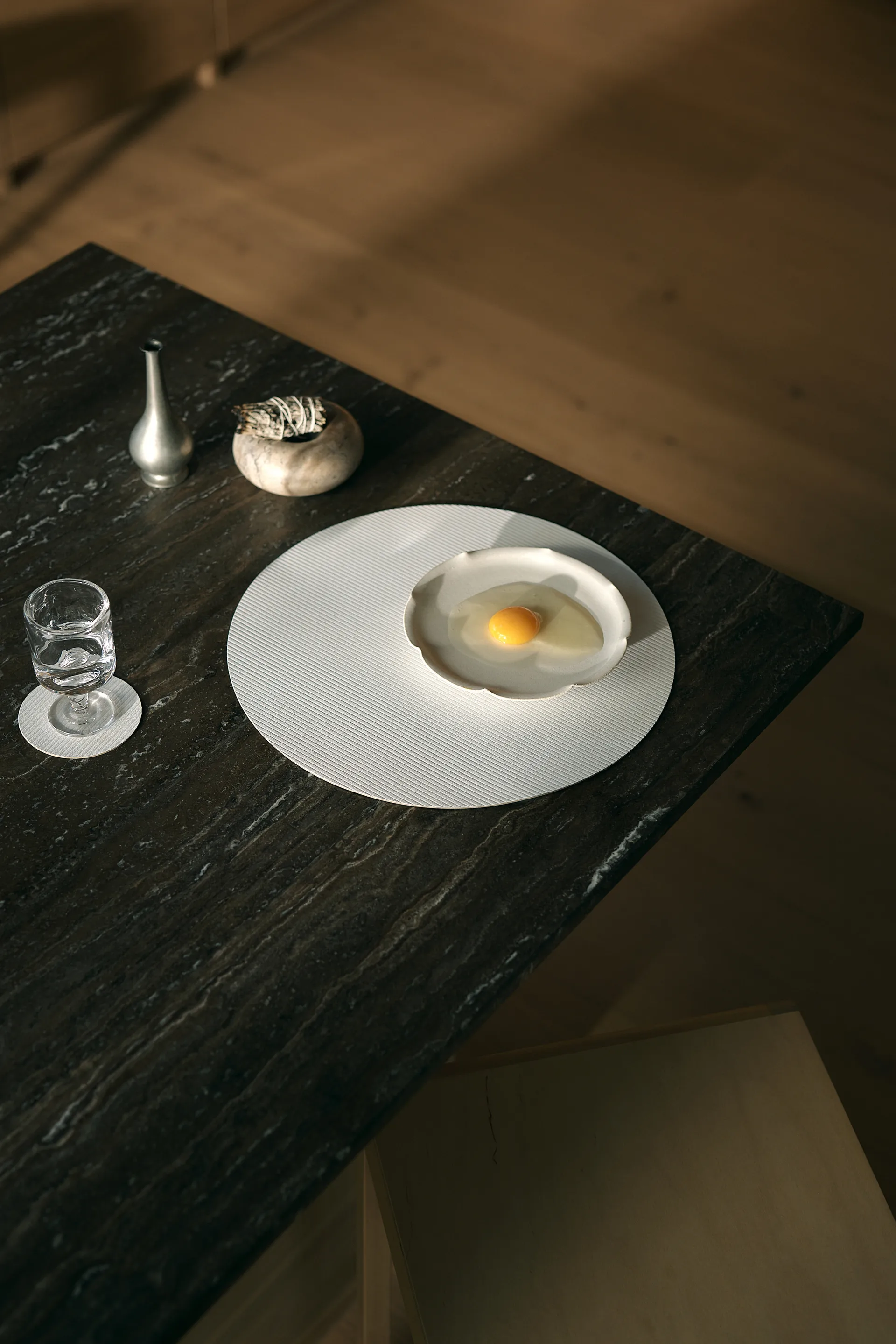 Corduroy コースター, Pure white, circle LIND DNA | リンド ディーエヌエー