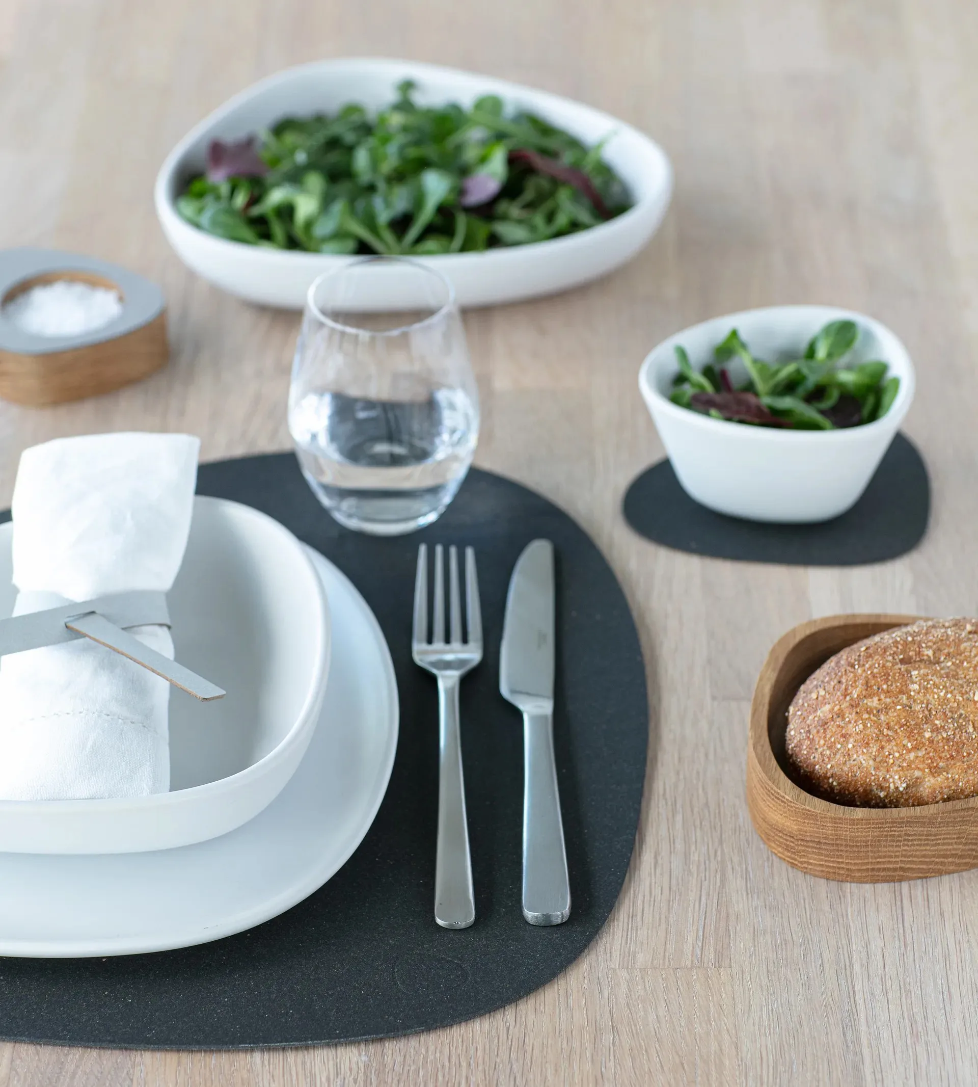 Core ランチョンマット curve L, Flecked anthracite LIND DNA | リンド ディーエヌエー