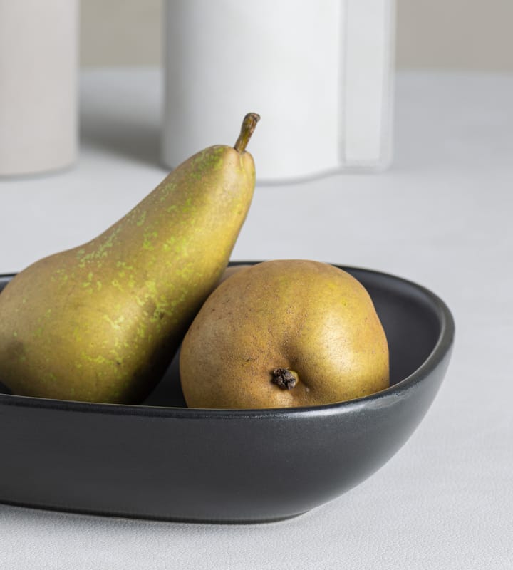 Curve Stoneware ディーププレート 19x22 cm, black LIND DNA | リンド ディーエヌエー