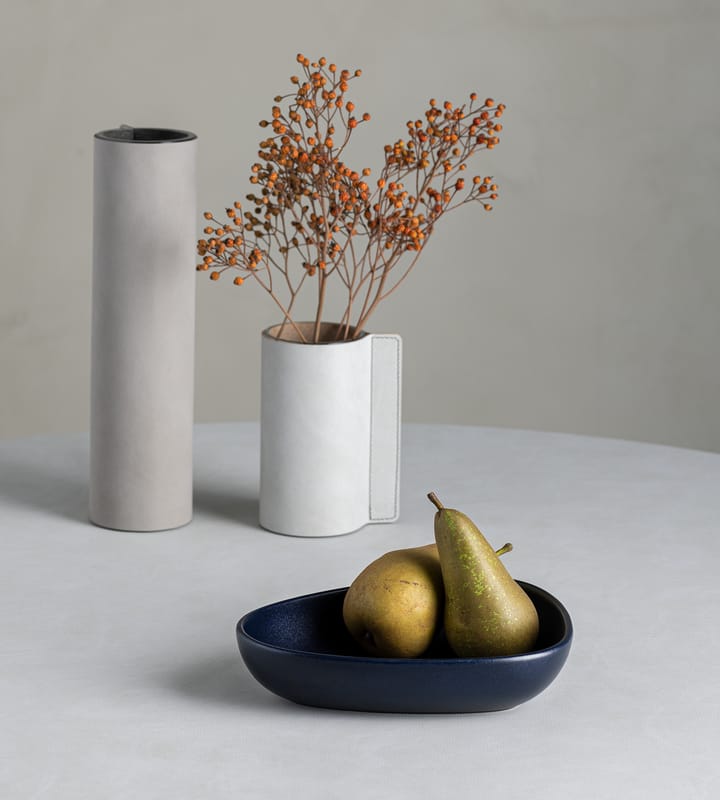 Curve Stoneware ディーププレート 19x22 cm, navy blue LIND DNA | リンド ディーエヌエー