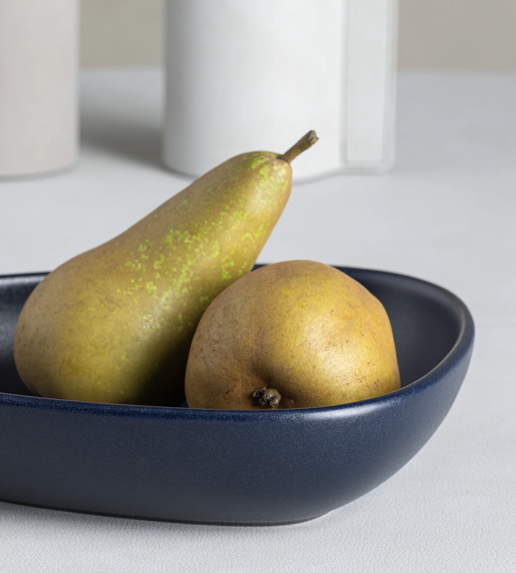 Curve Stoneware ディーププレート 19x22 cm, navy blue LIND DNA | リンド ディーエヌエー