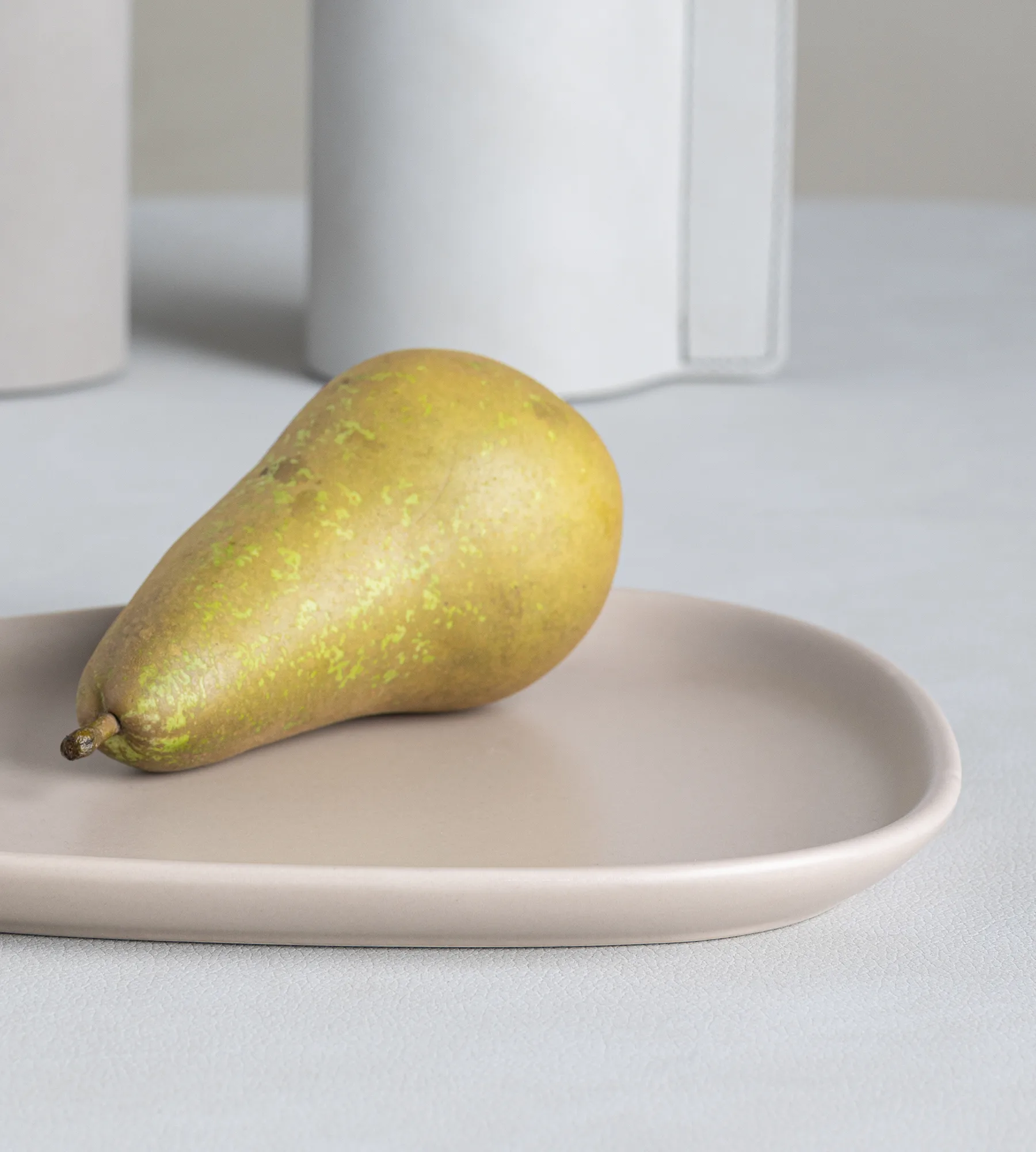 Curve Stoneware スモール プレート 19x22 cm, Sand LIND DNA | リンド ディーエヌエー