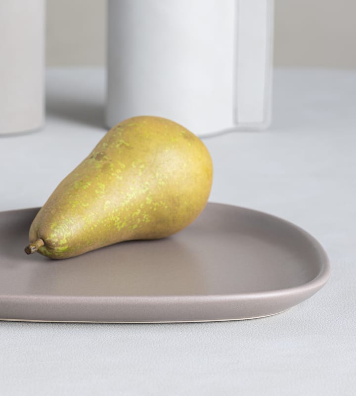 Curve Stoneware スモール プレート 19x22 cm, Warm Grey LIND DNA | リンド ディーエヌエー