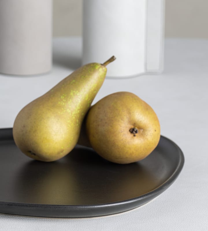 Curve Stoneware プレート 26x30 cm, black LIND DNA | リンド ディーエヌエー