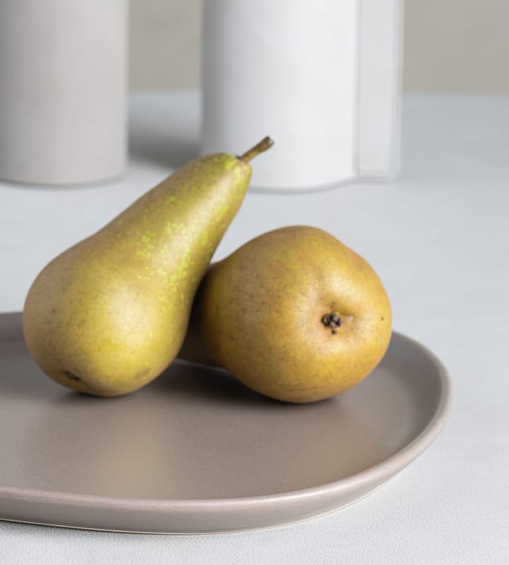 Curve Stoneware プレート 26x30 cm, Warm Grey LIND DNA | リンド ディーエヌエー