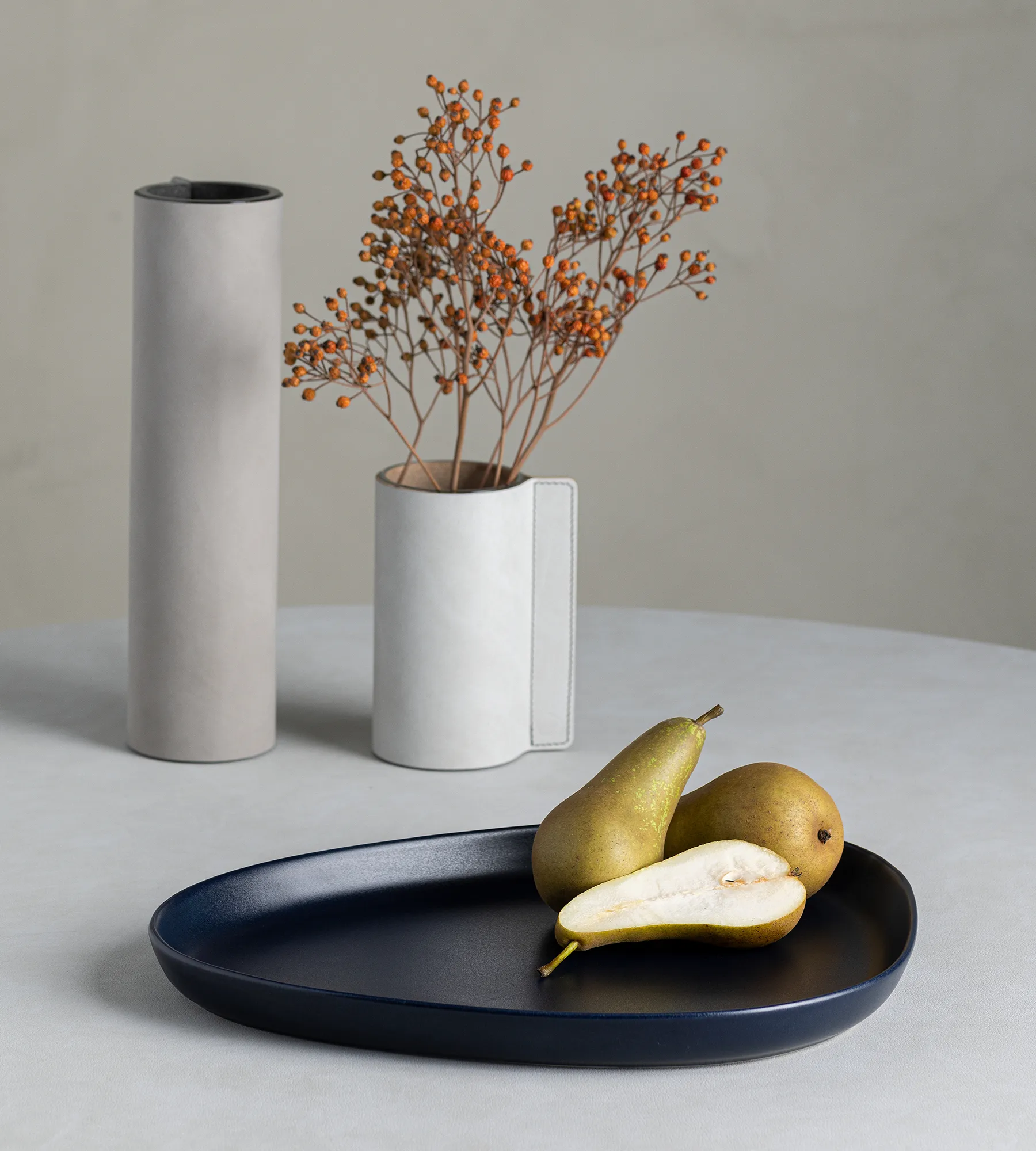 Curve Stoneware サービングソーサー 30x35 cm, navy blue LIND DNA | リンド ディーエヌエー