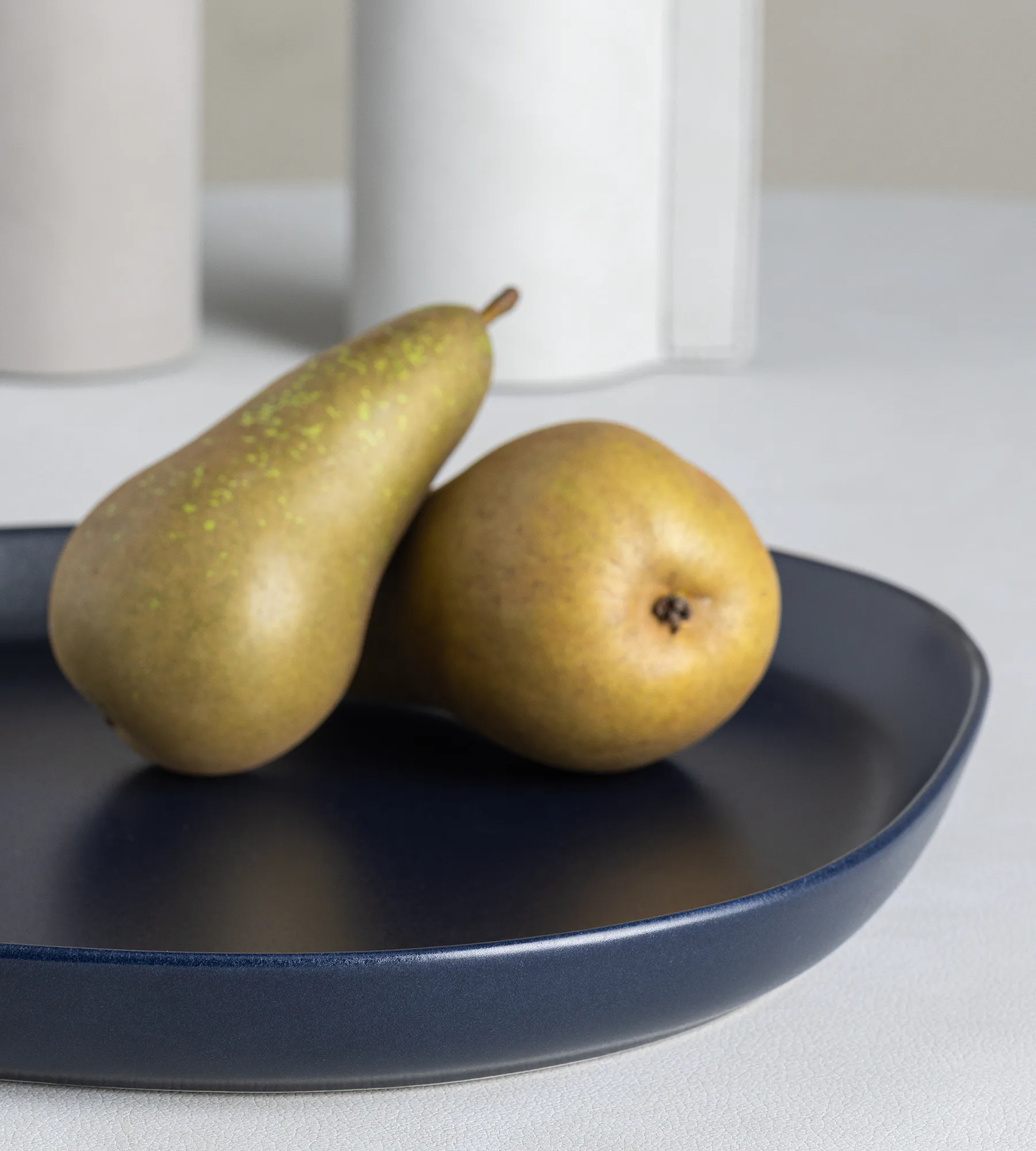 Curve Stoneware サービングソーサー 30x35 cm, navy blue LIND DNA | リンド ディーエヌエー