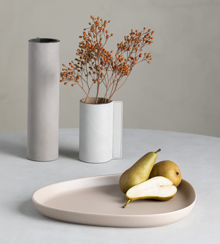 Curve Stoneware サービングソーサー 30x35 cm, Sand LIND DNA | リンド ディーエヌエー
