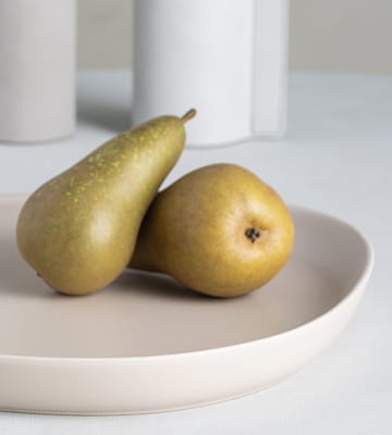 Curve Stoneware サービングソーサー 30x35 cm - Sand - LIND DNA | リンド ディーエヌエー