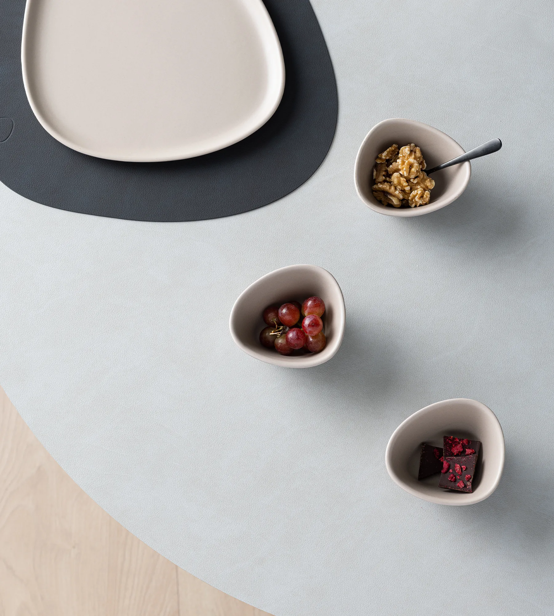 Curve Stoneware ボウル S 10x11 cm, Sand LIND DNA | リンド ディーエヌエー