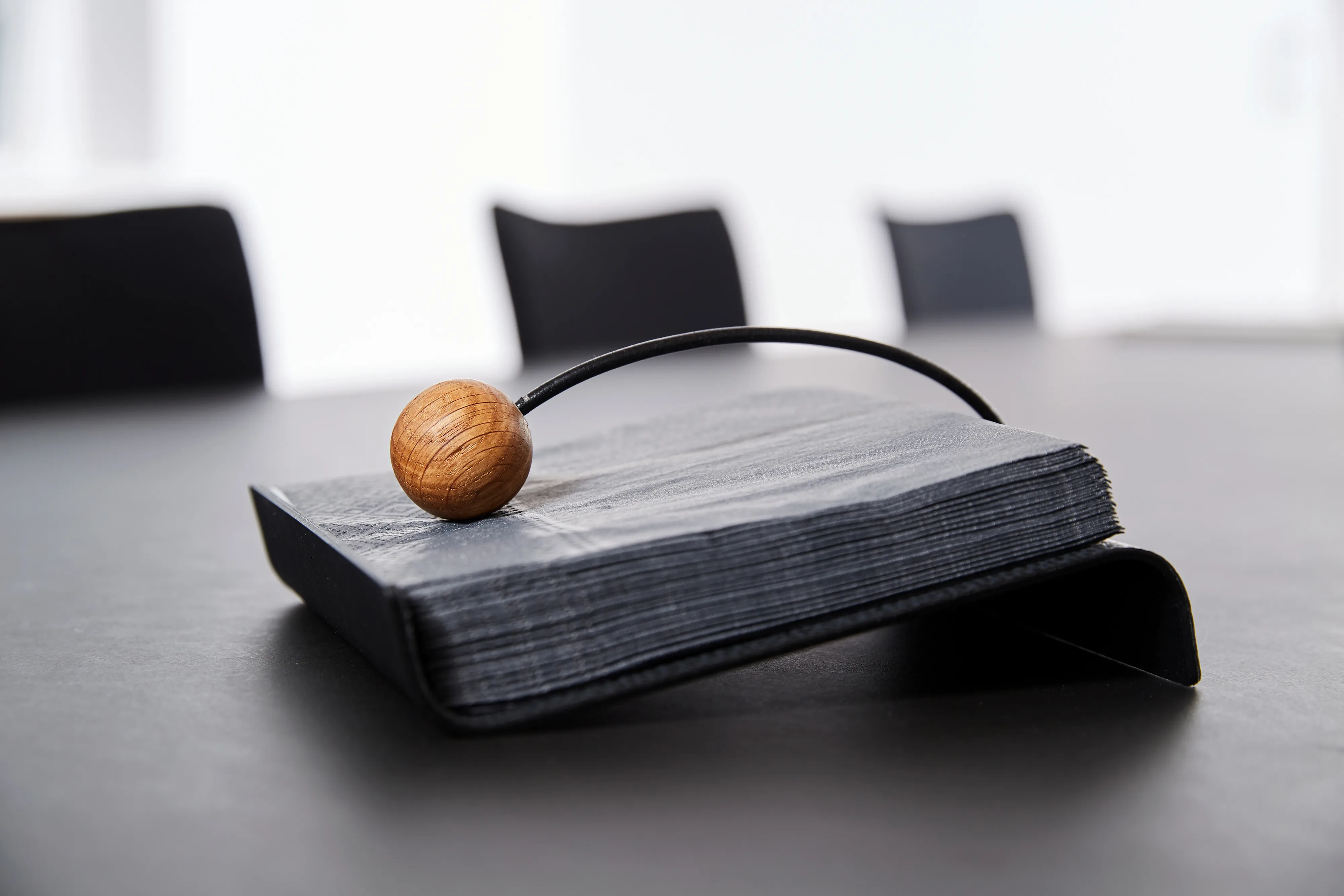 LIND DNA | リンド ディーエヌエー からのHippo String ナプキン