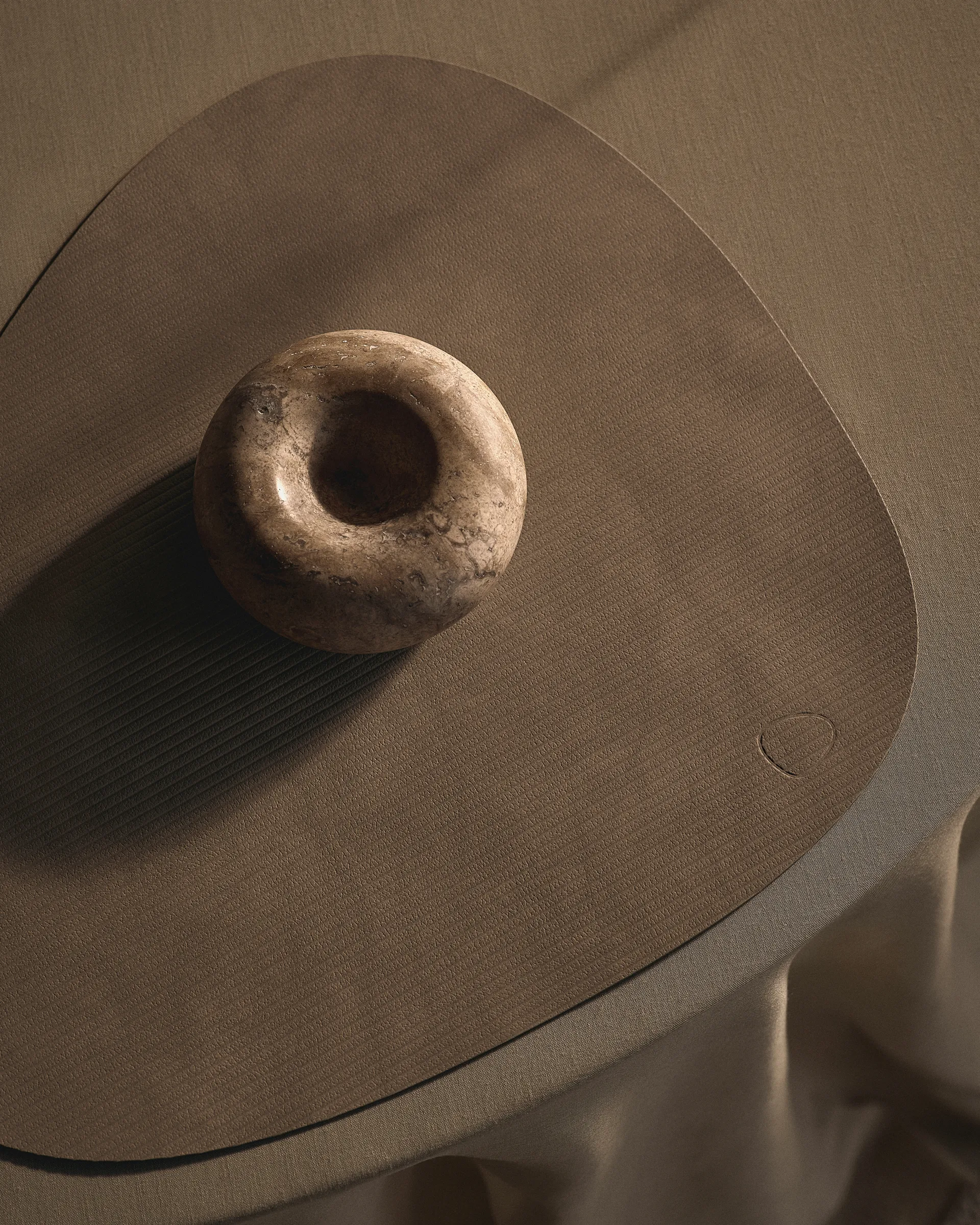 コーデュロイ ランチョンマット カーブ L, Nomad Grey LIND DNA | リンド ディーエヌエー