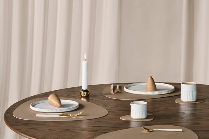 Nupo ランチョンマット カープ L, Nougat LIND DNA | リンド ディーエヌエー